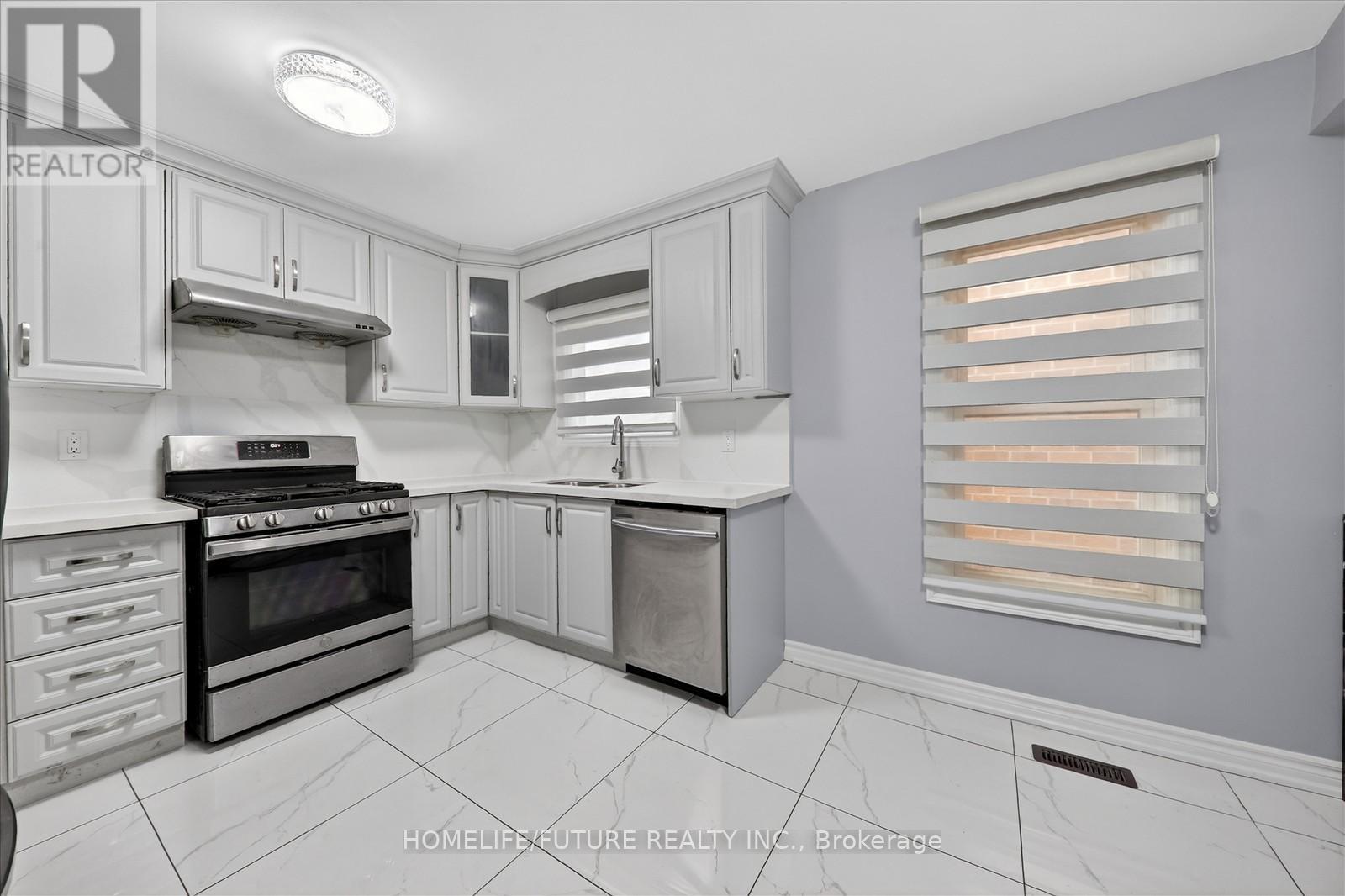 Main - 221 Hupfield Trail, Toronto, Ontario  M1B 4L8 - Photo 9 - E12921078