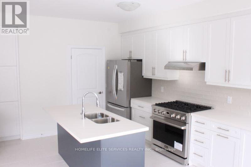 1067 Dyas Avenue, Oshawa, Ontario  L1L 0V4 - Photo 2 - E12921106