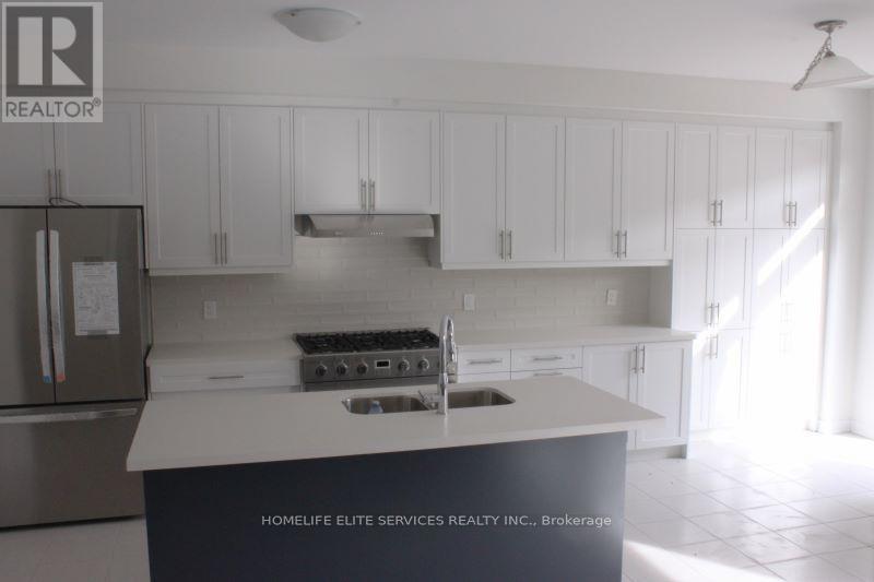 1067 Dyas Avenue, Oshawa, Ontario  L1L 0V4 - Photo 3 - E12921106