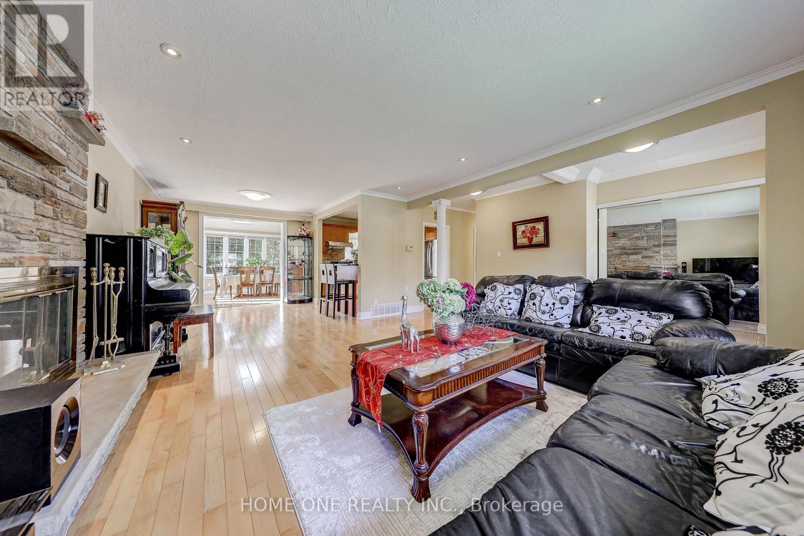 12 Lauralynn Crescent, Toronto, Ontario  M1S 2H4 - Photo 8 - E12921128