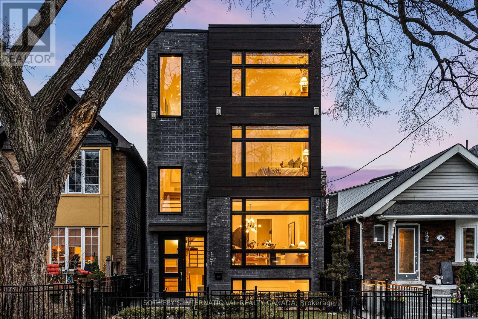 147 HAZELWOOD AVENUE, Toronto, Ontario