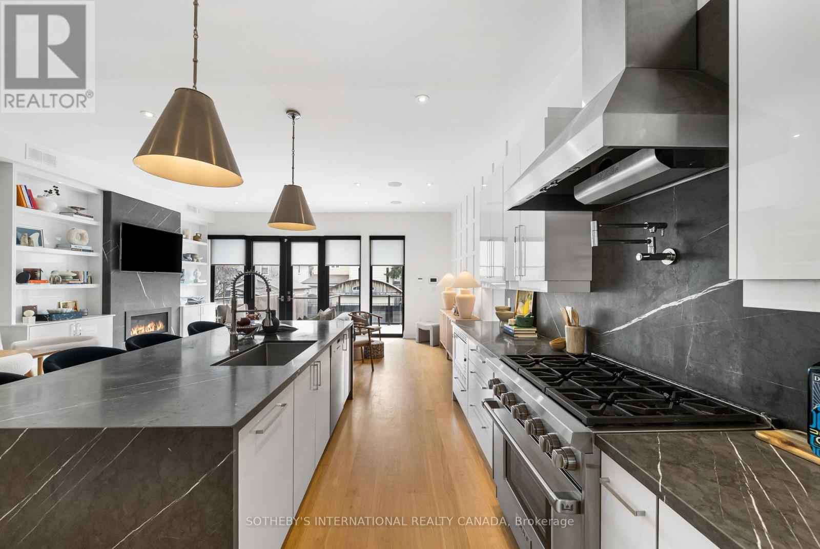 147 Hazelwood Avenue, Toronto, Ontario  M4J 1K4 - Photo 17 - E12921140