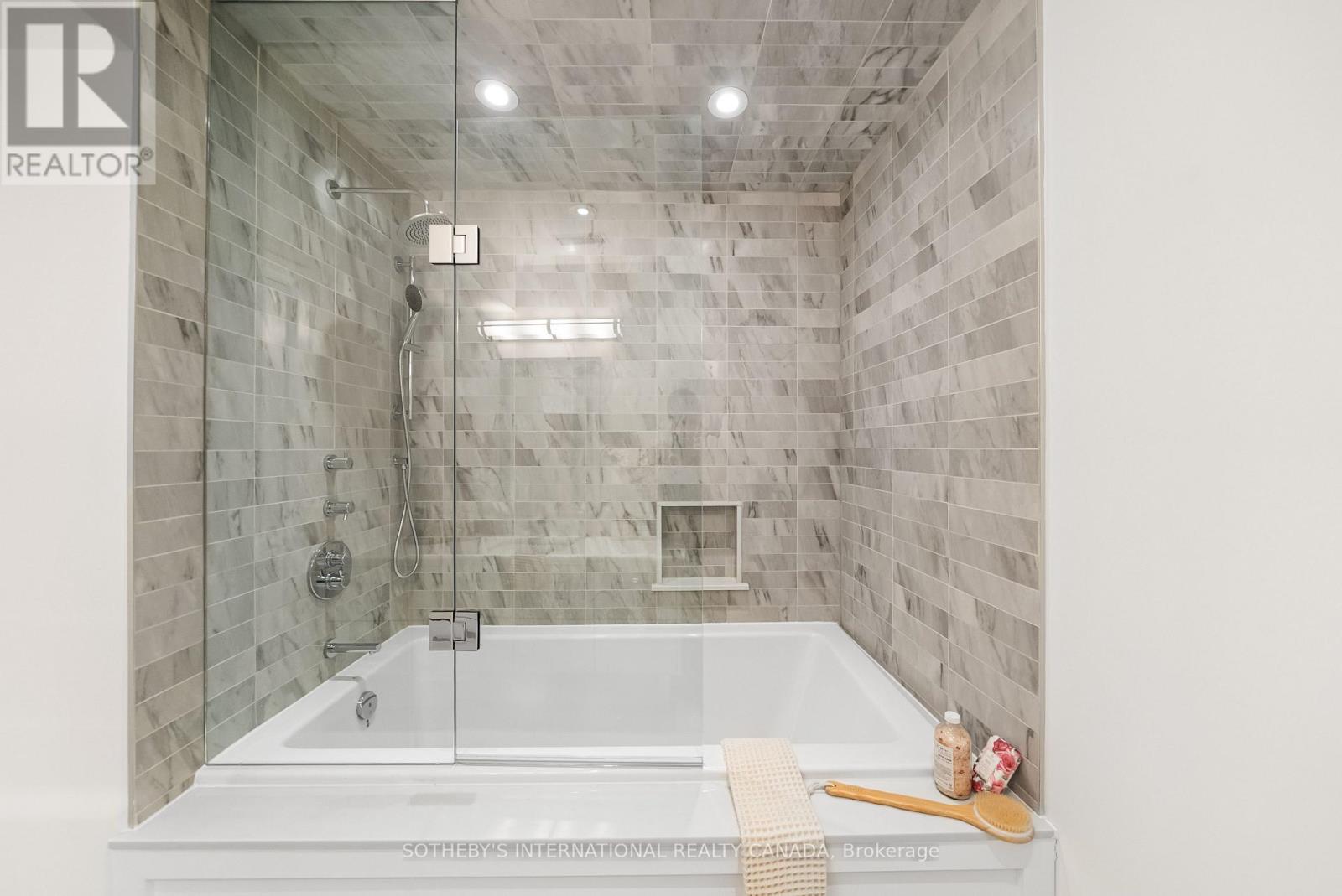 147 Hazelwood Avenue, Toronto, Ontario  M4J 1K4 - Photo 23 - E12921140