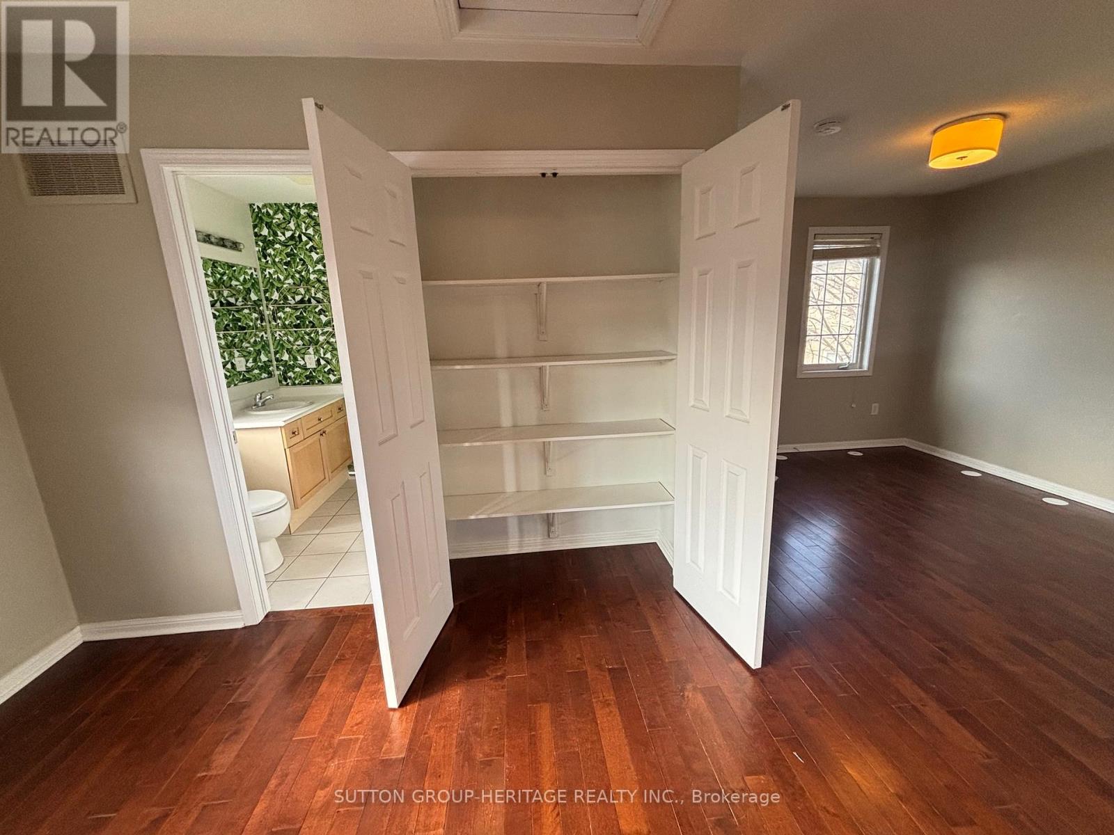 Coachhouse - 12 Black Creek Drive, Markham, Ontario  L6B 1L7 - Photo 4 - N12921002