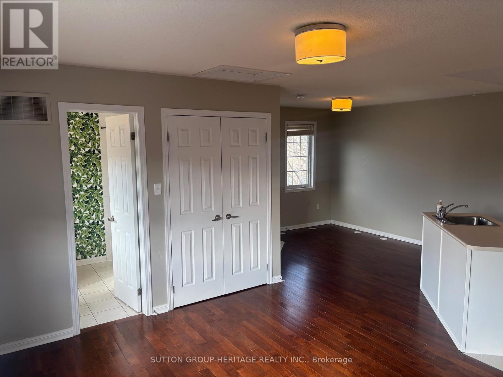 Coachhouse - 12 Black Creek Drive, Markham, Ontario  L6B 1L7 - Photo 5 - N12921002