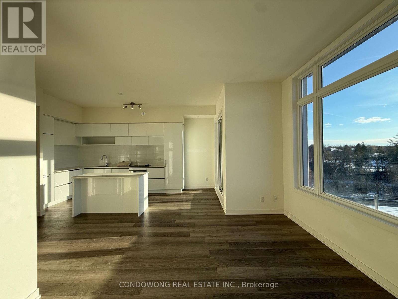 111 - 10 STECKLEY HOUSE LANE, Richmond Hill, Ontario