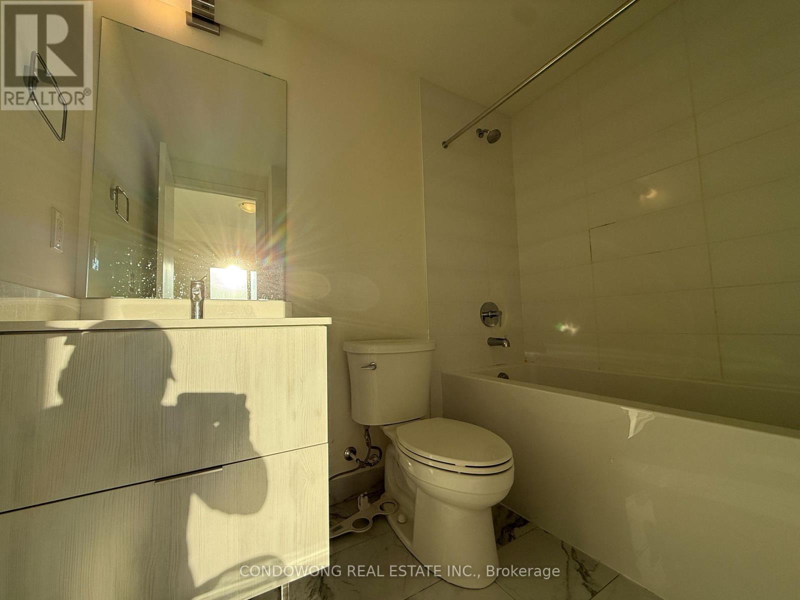 111 - 10 Steckley House Lane, Richmond Hill, Ontario  L4S 0N1 - Photo 8 - N12921044