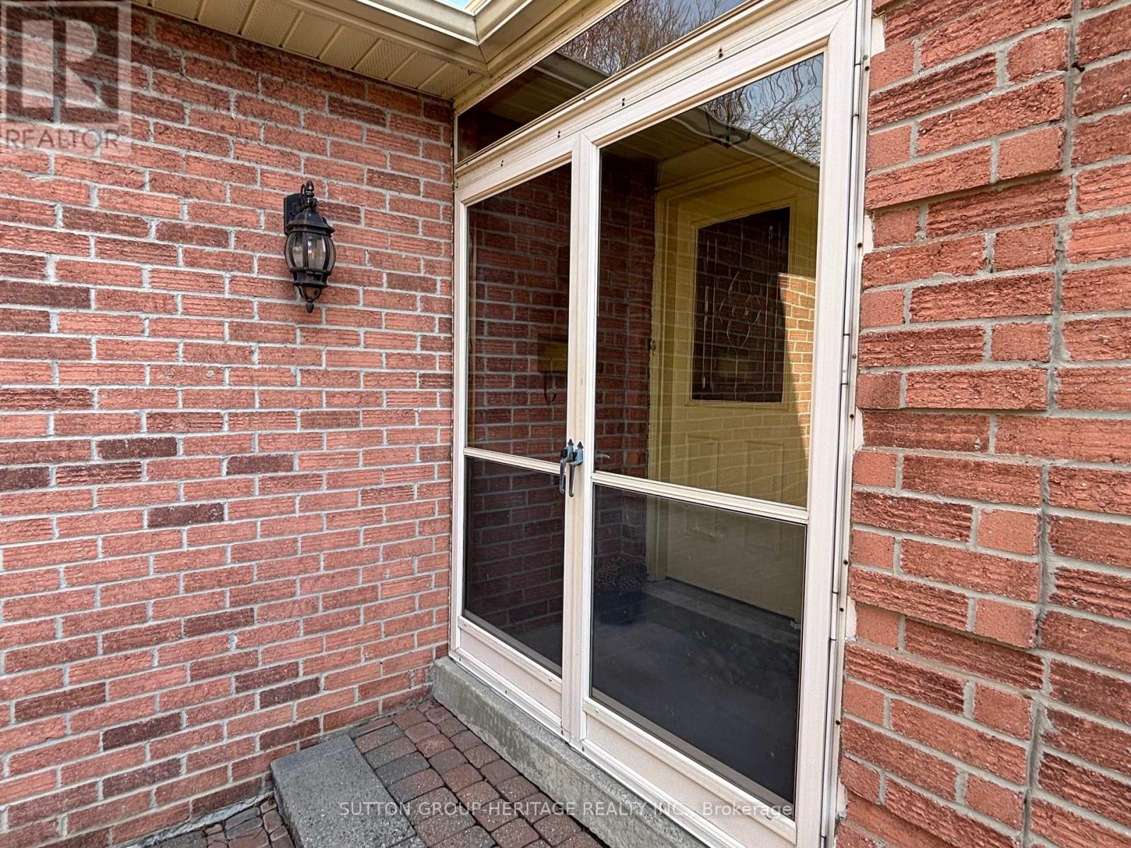 19 Sawyer Crescent, Markham, Ontario  L3P 5V2 - Photo 2 - N12921046