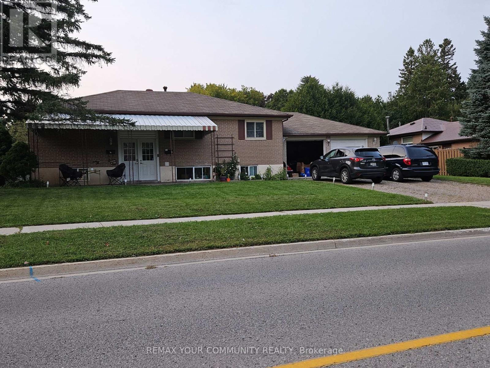 1 FOREHT CRESCENT, Aurora, Ontario