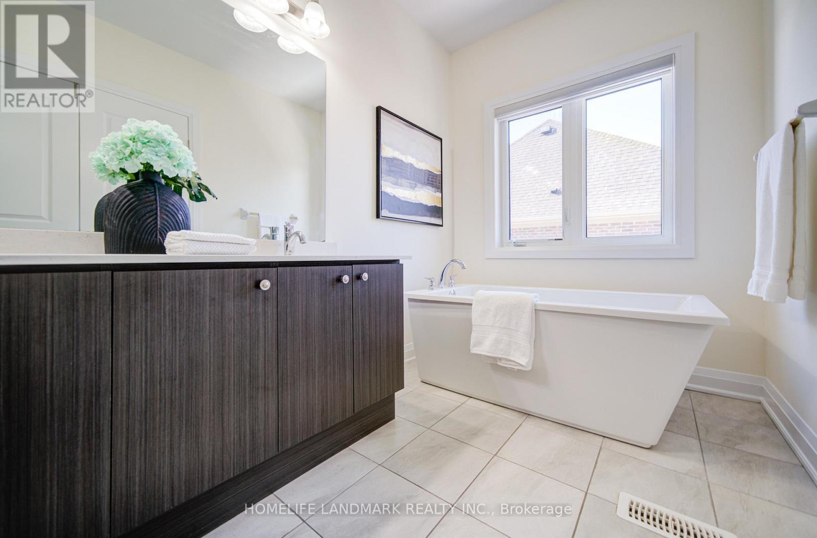 17 Duncombe Lane, Richmond Hill, Ontario  L4C 1C2 - Photo 34 - N12921114