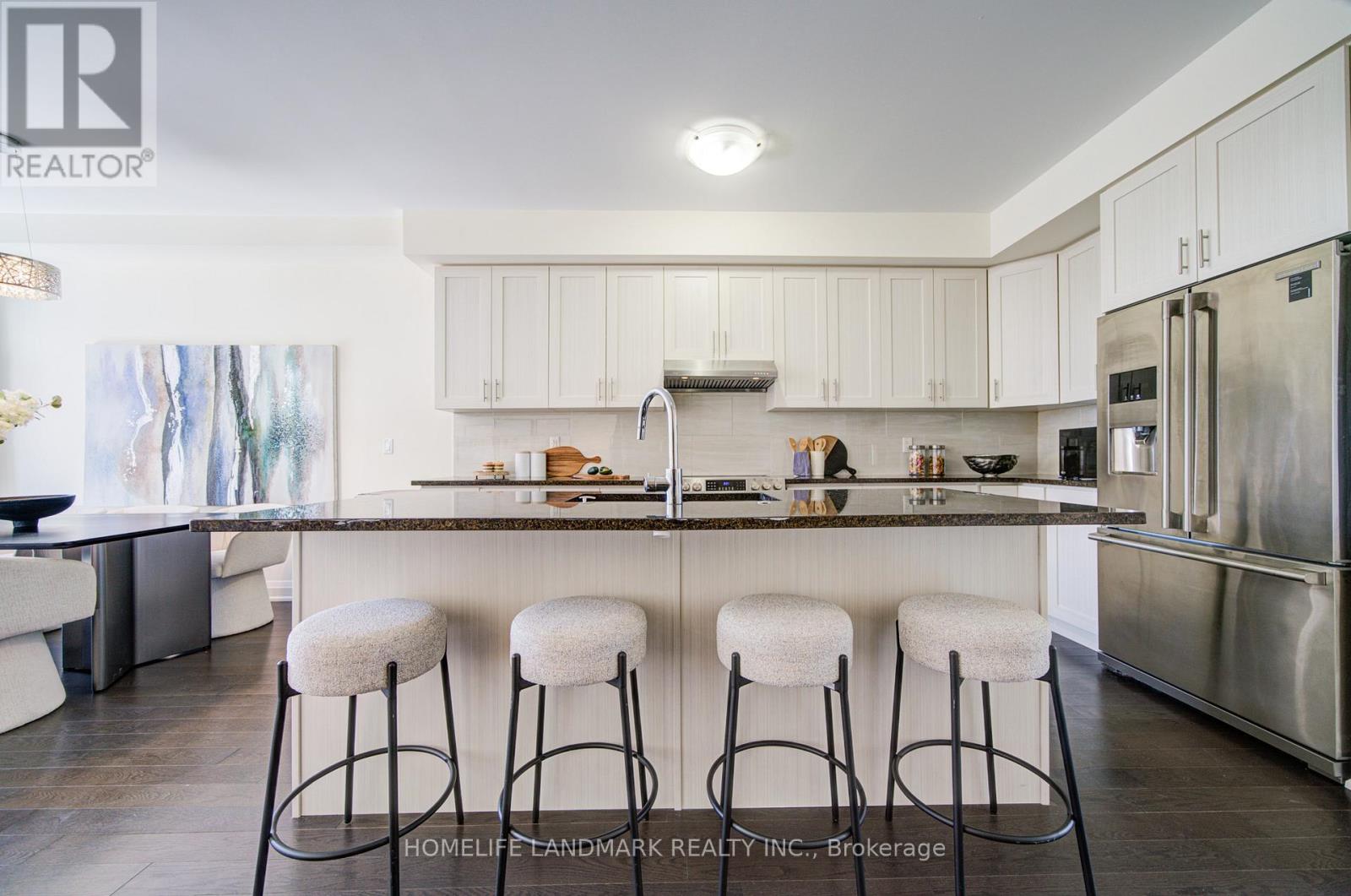 17 Duncombe Lane, Richmond Hill, Ontario  L4C 1C2 - Photo 6 - N12921114