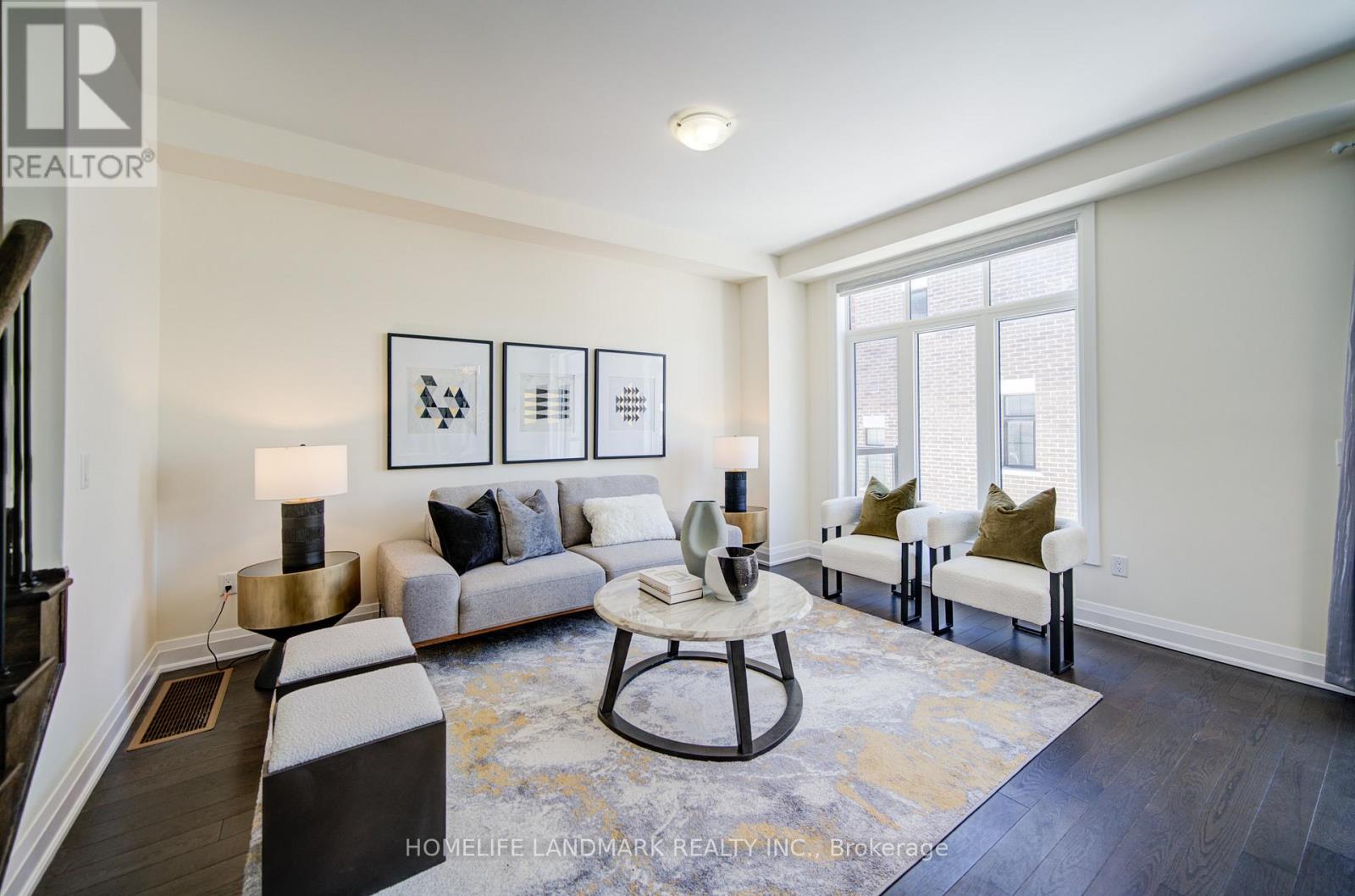 17 Duncombe Lane, Richmond Hill, Ontario  L4C 1C2 - Photo 7 - N12921114