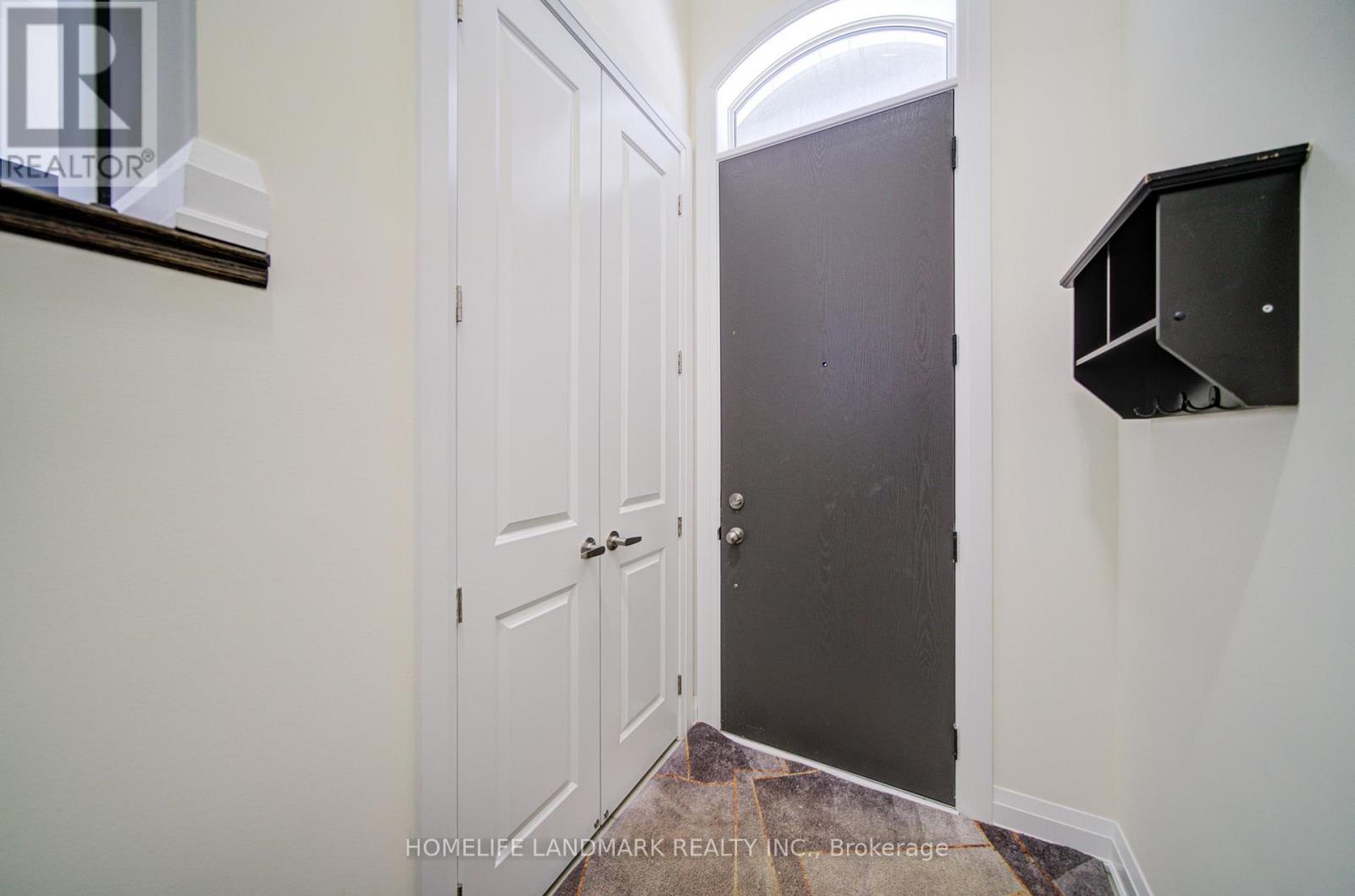 17 Duncombe Lane, Richmond Hill, Ontario  L4C 1C2 - Photo 9 - N12921114