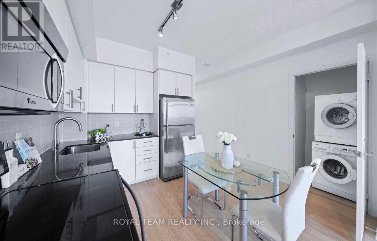 1014 - 85 North Park Road, Vaughan, Ontario  L4J 0H8 - Photo 4 - N12921118