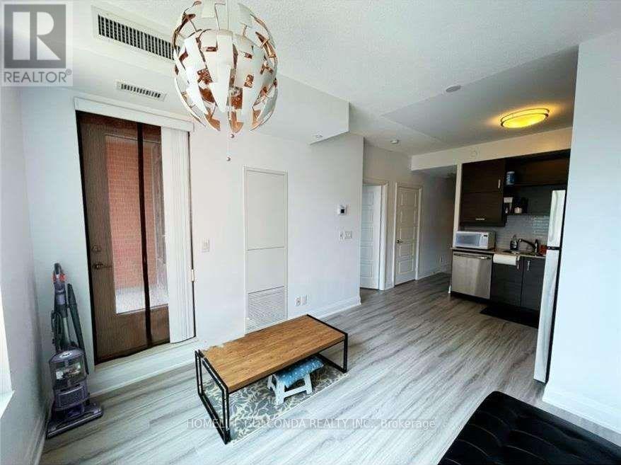 530 - 8228 Birchmount Road, Markham, Ontario  L3R 1A6 - Photo 7 - N12921136