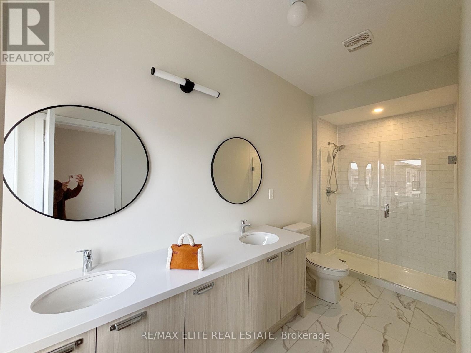 16 Lewis Craigie Lane, Richmond Hill, Ontario  L4B 0J5 - Photo 10 - N12912026