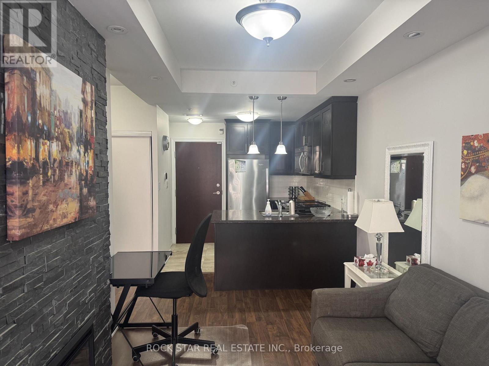 305 - 73 Washington Avenue, Oakville, Ontario  L6K 1W5 - Photo 3 - W12920744