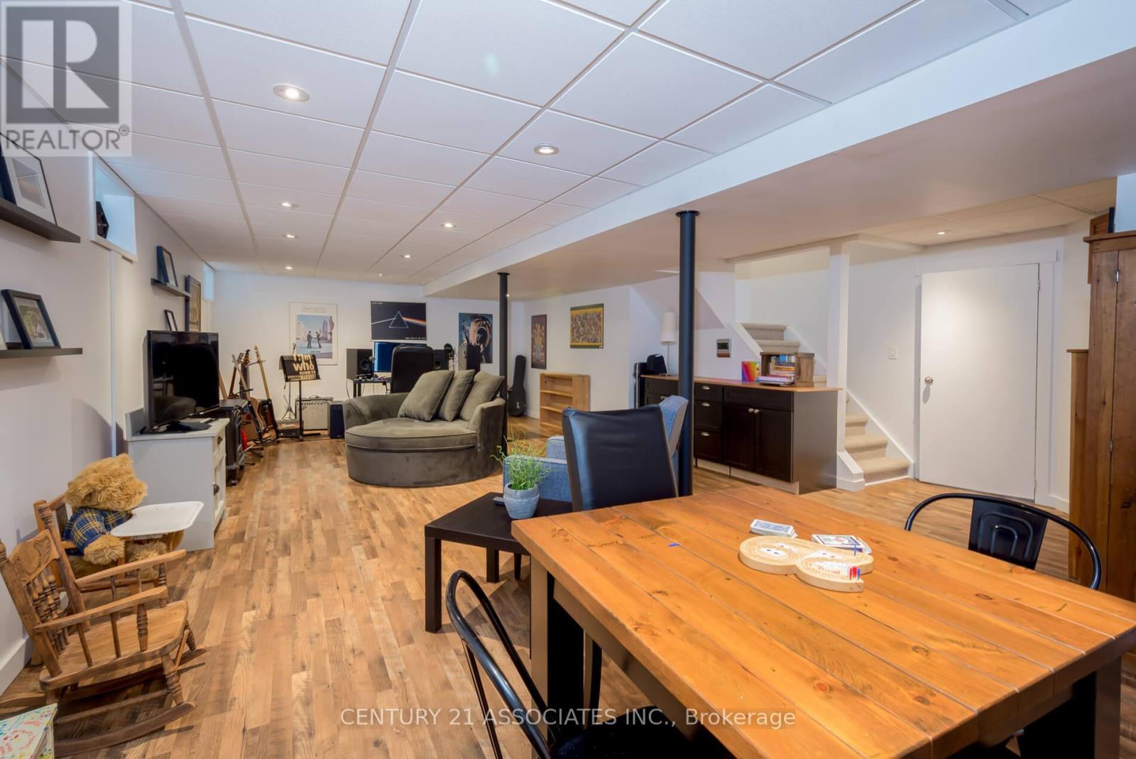 1324 Quinpool Court, Mississauga, Ontario  L5C 4J3 - Photo 28 - W12920924