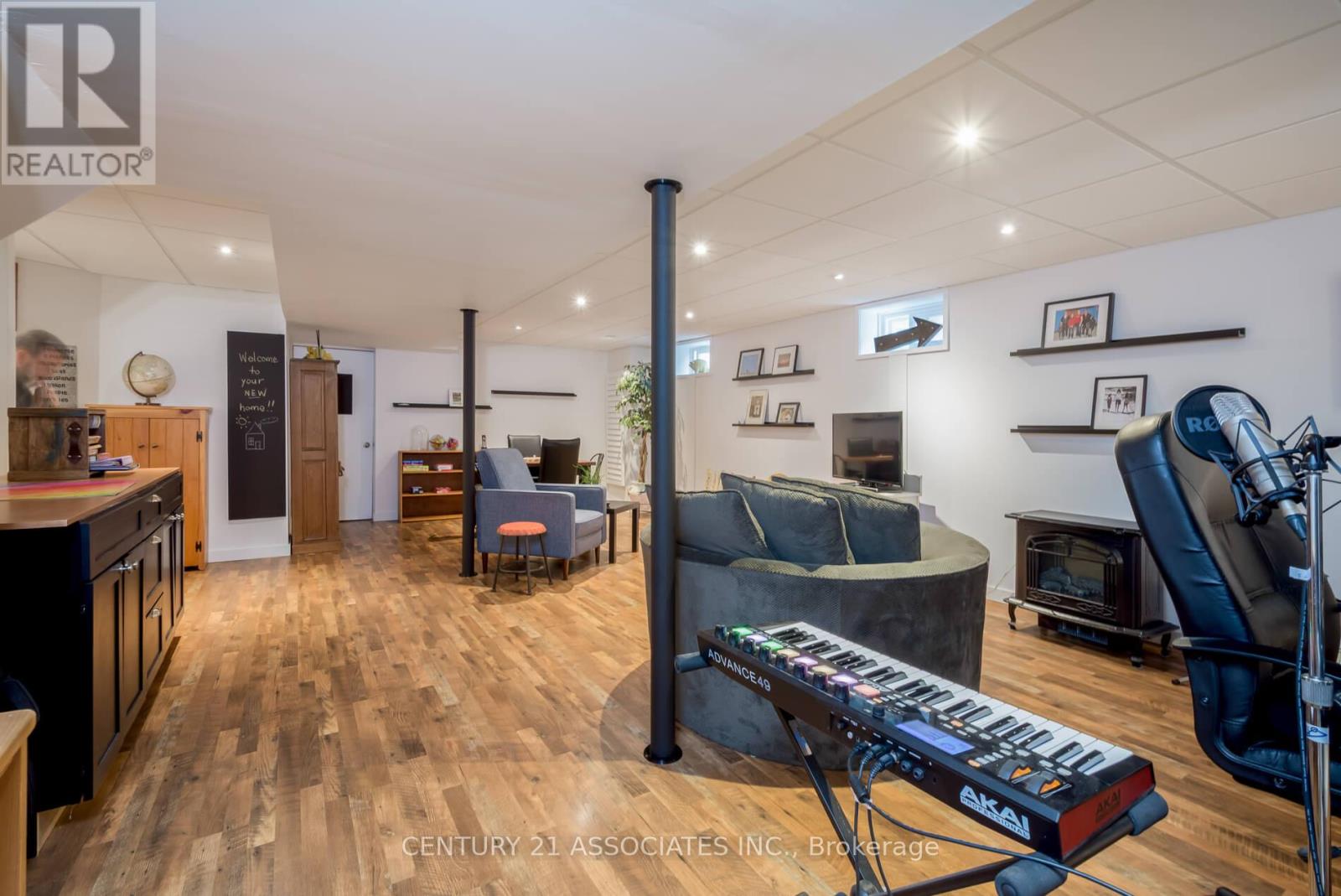 1324 Quinpool Court, Mississauga, Ontario  L5C 4J3 - Photo 33 - W12920924