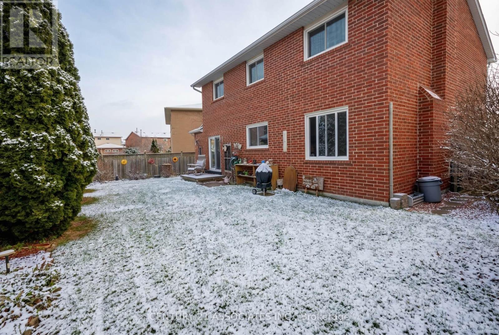 1324 Quinpool Court, Mississauga, Ontario  L5C 4J3 - Photo 41 - W12920924