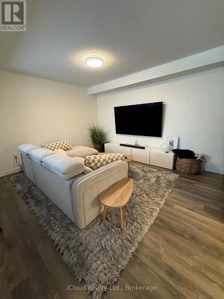 114 Frost Court, Milton, Ontario  L9E 1C9 - Photo 10 - W12920926