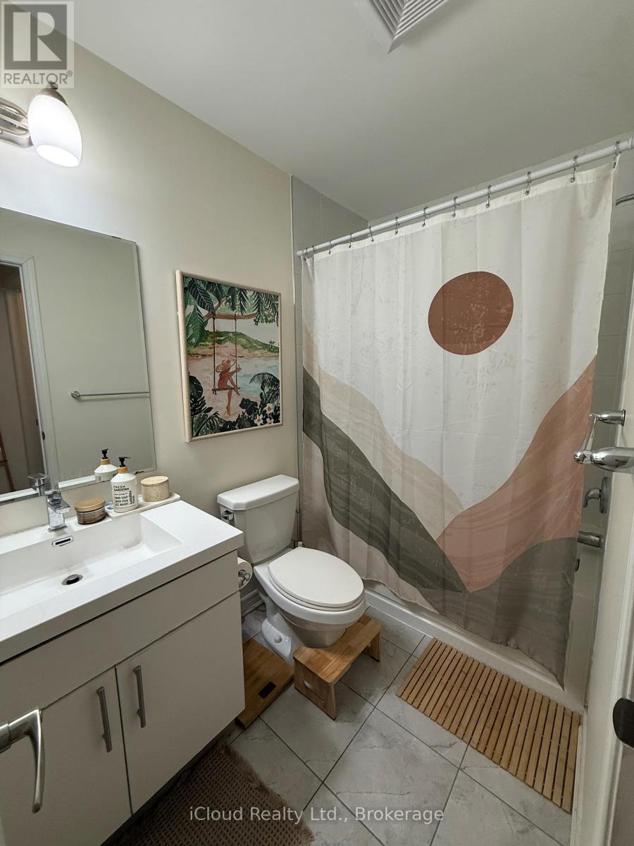 114 Frost Court, Milton, Ontario  L9E 1C9 - Photo 8 - W12920926