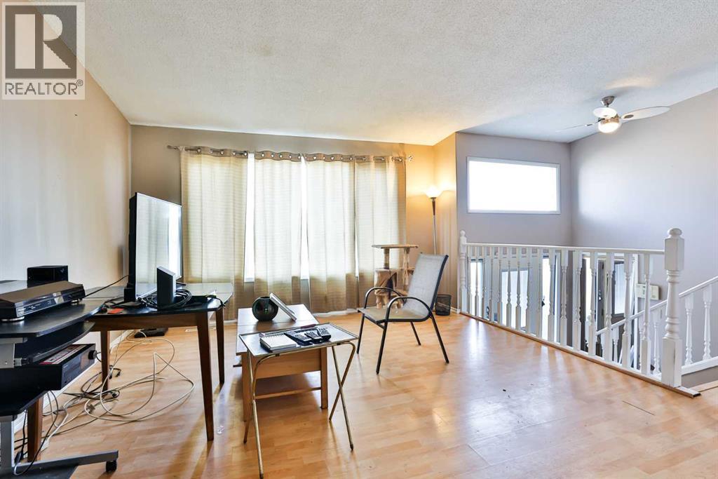 1025 25 Street N, Lethbridge, Alberta  T1H 3V9 - Photo 5 - A2290660