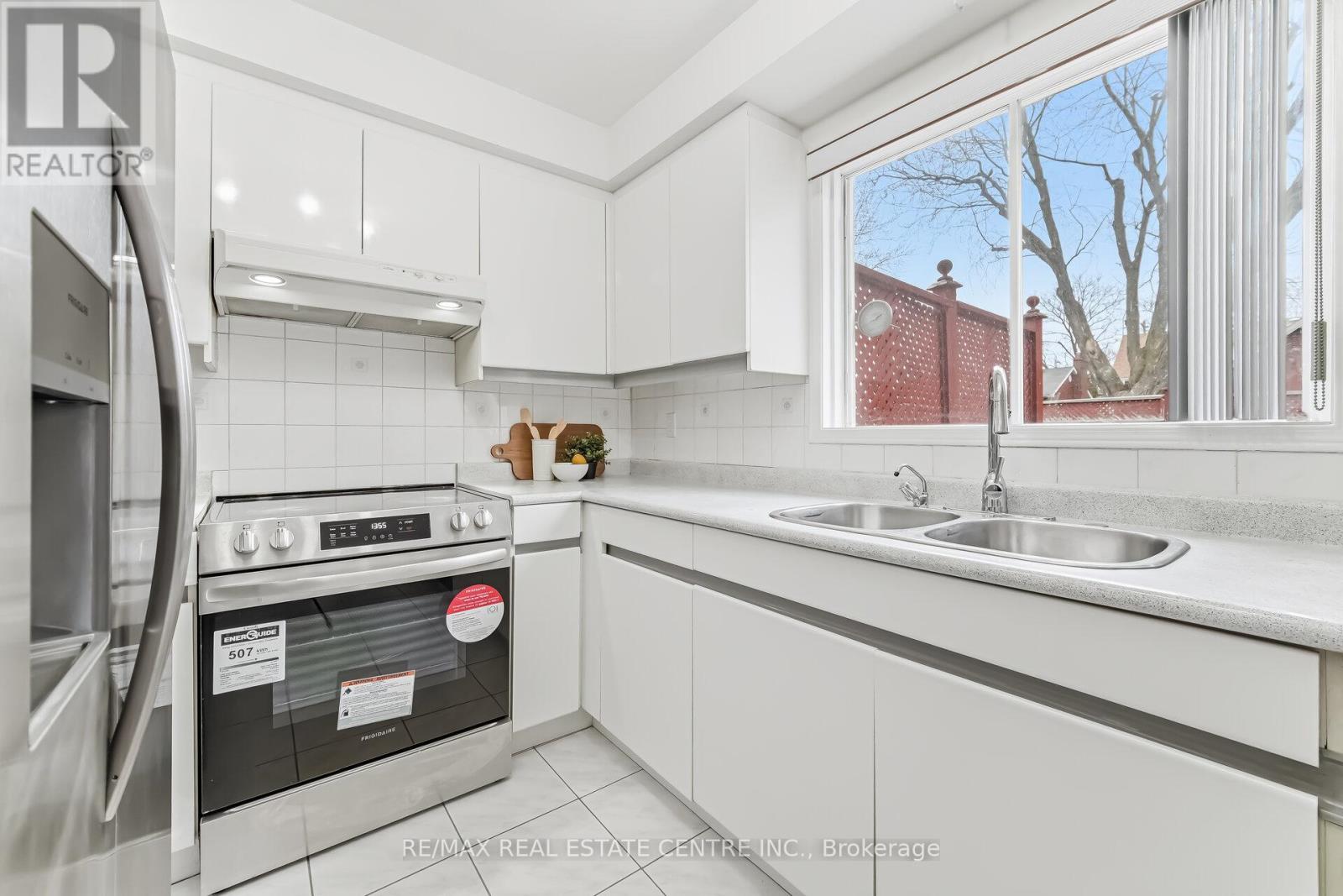 26 Braemore Road, Brampton, Ontario  L6X 1E5 - Photo 19 - W12920976