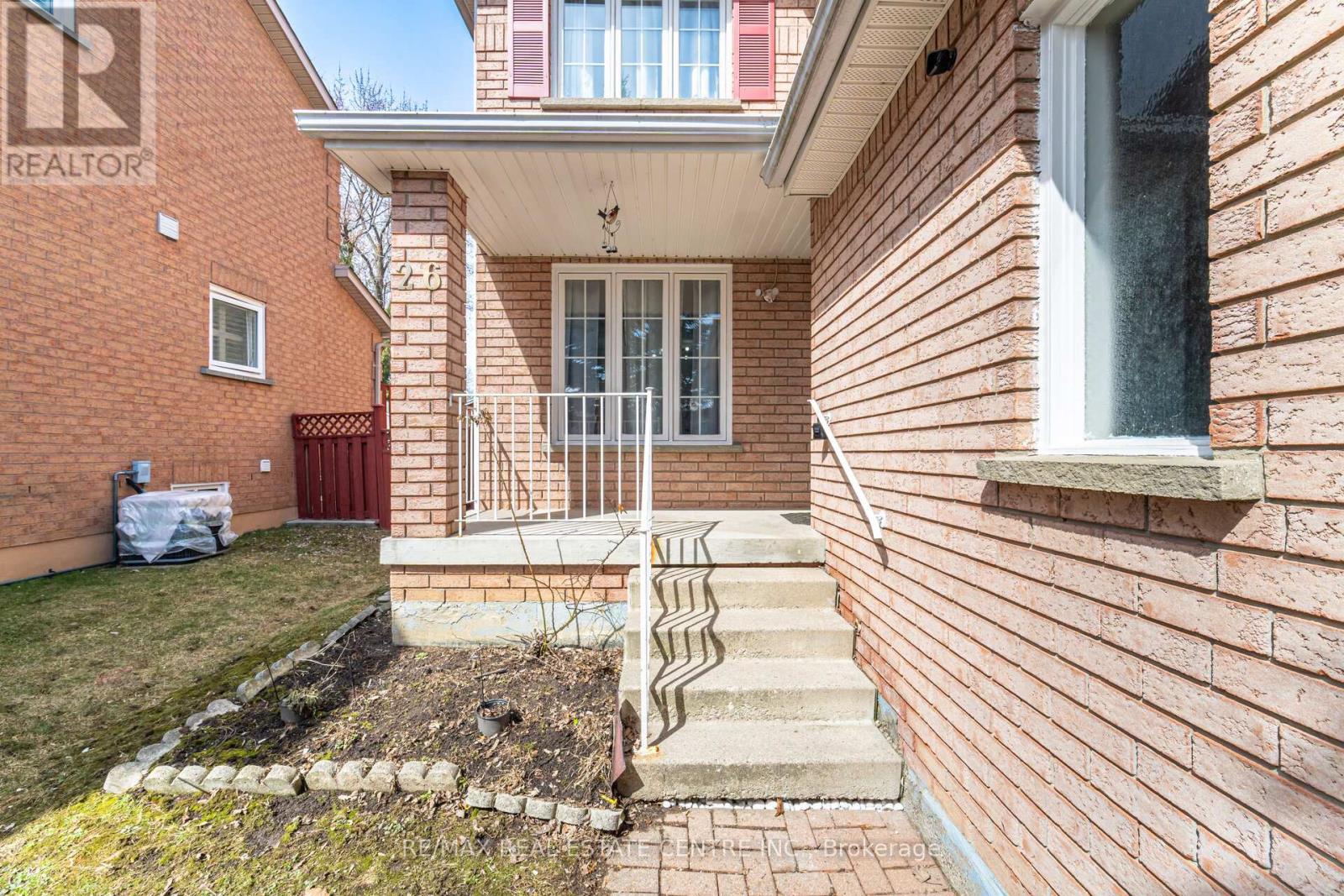 26 Braemore Road, Brampton, Ontario  L6X 1E5 - Photo 3 - W12920976