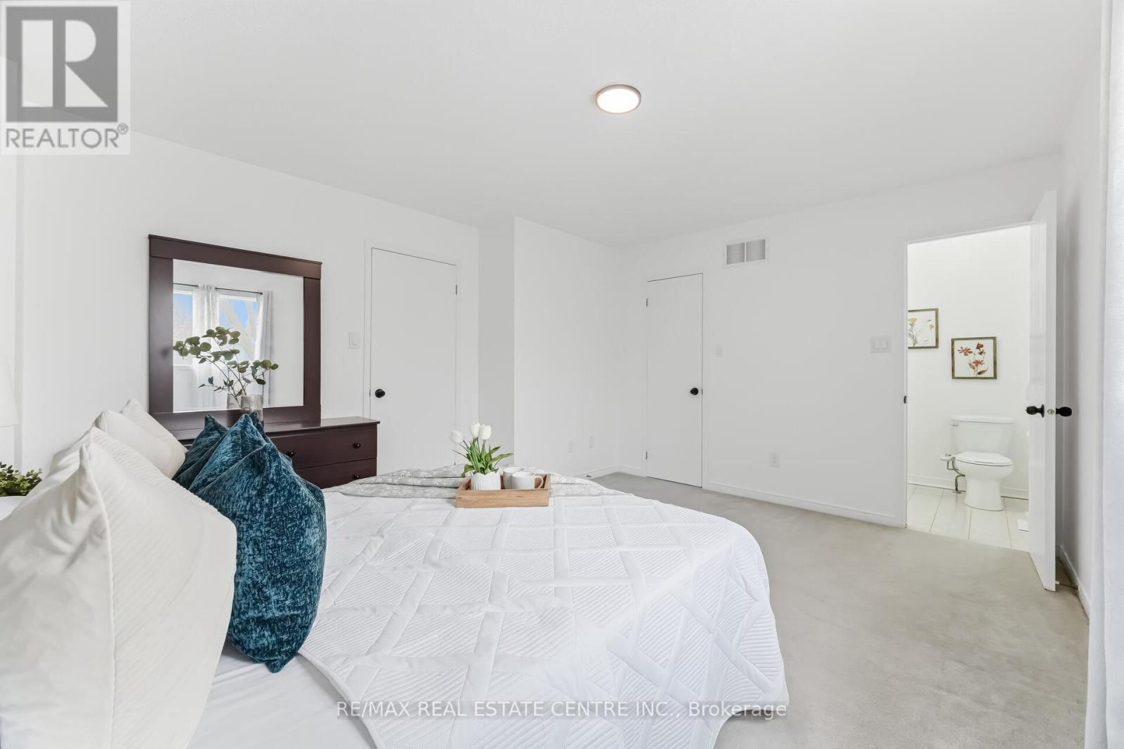 26 Braemore Road, Brampton, Ontario  L6X 1E5 - Photo 32 - W12920976