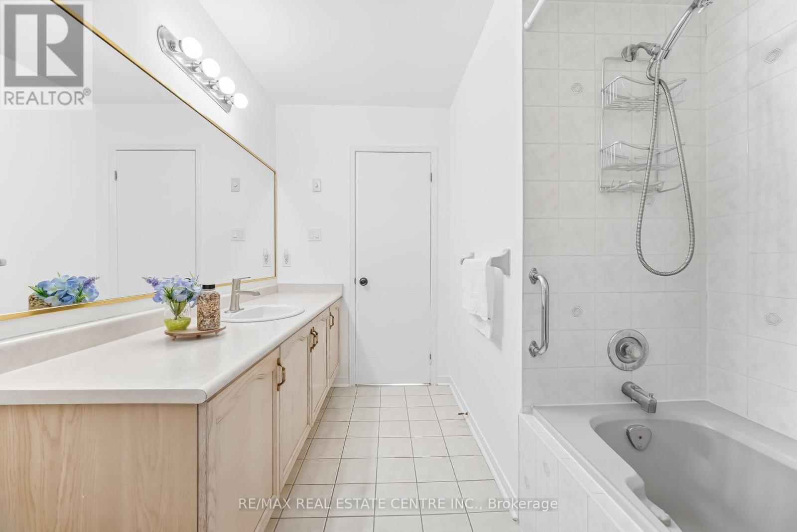 26 Braemore Road, Brampton, Ontario  L6X 1E5 - Photo 38 - W12920976