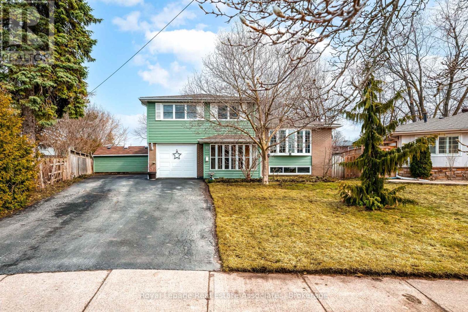 55 ELEANOR CRESCENT, Halton Hills, Ontario