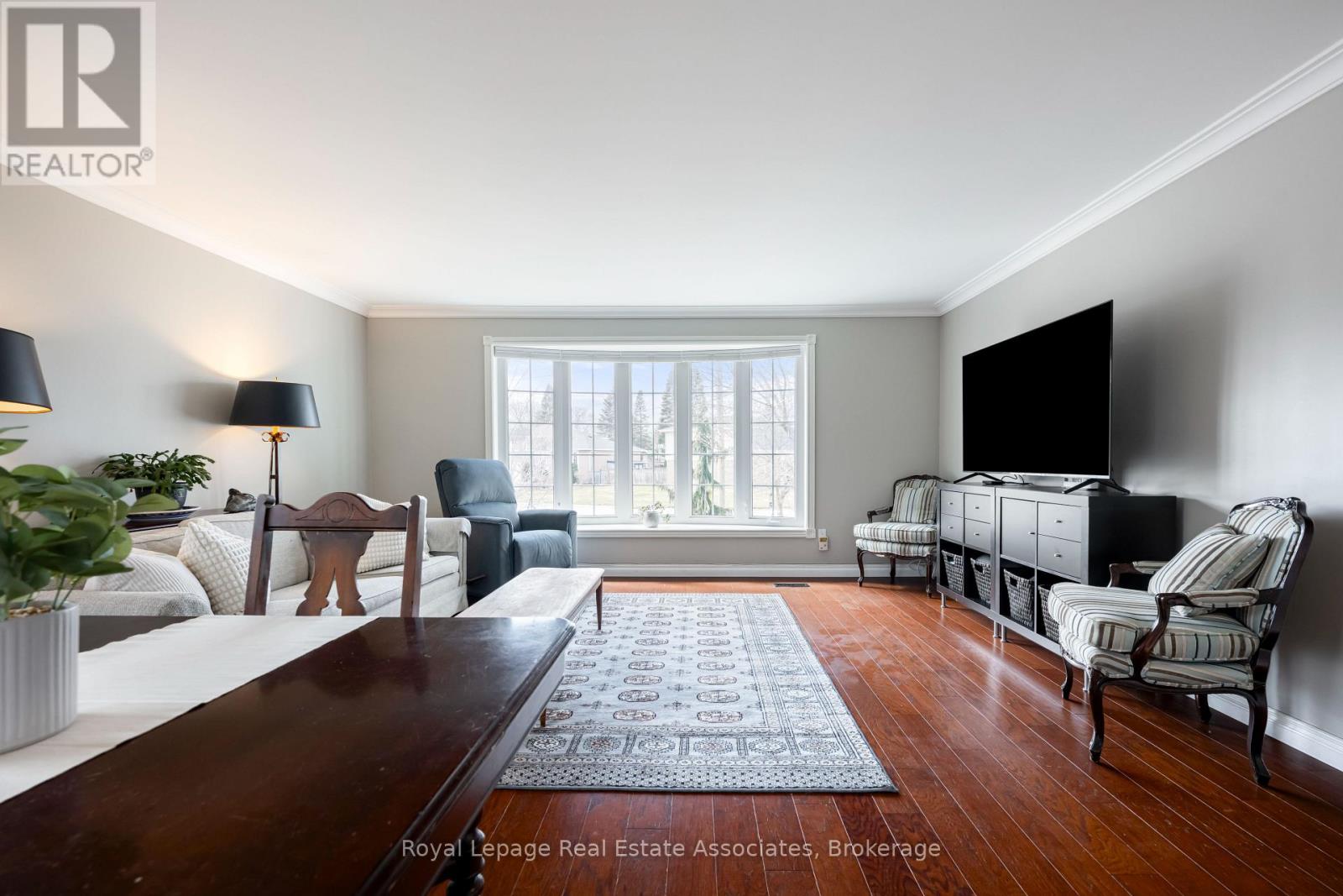 55 Eleanor Crescent, Halton Hills, Ontario  L7G 2T7 - Photo 12 - W12920990