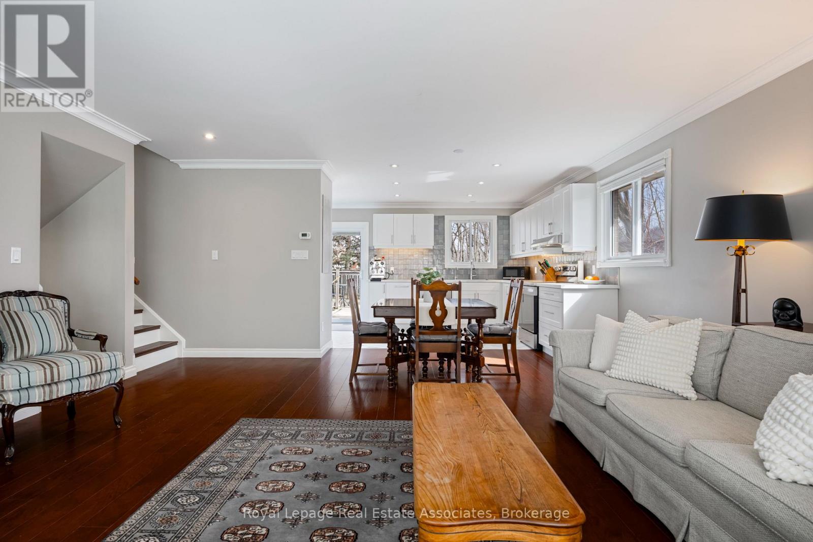 55 Eleanor Crescent, Halton Hills, Ontario  L7G 2T7 - Photo 14 - W12920990