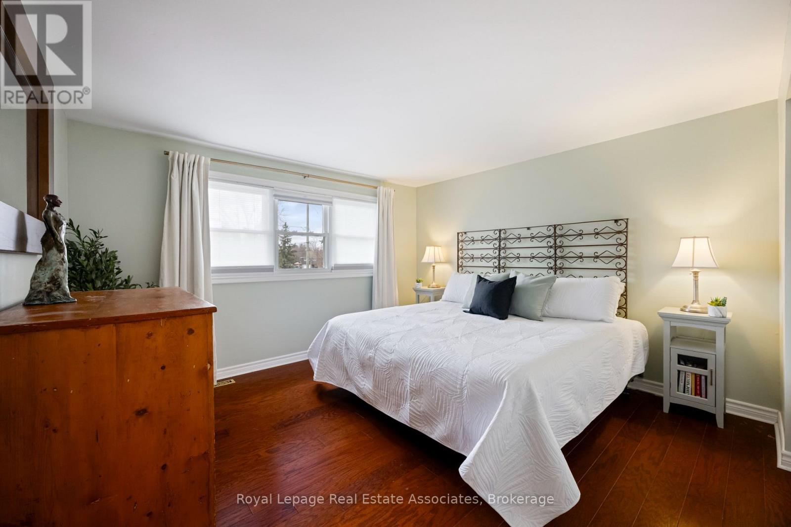 55 Eleanor Crescent, Halton Hills, Ontario  L7G 2T7 - Photo 23 - W12920990