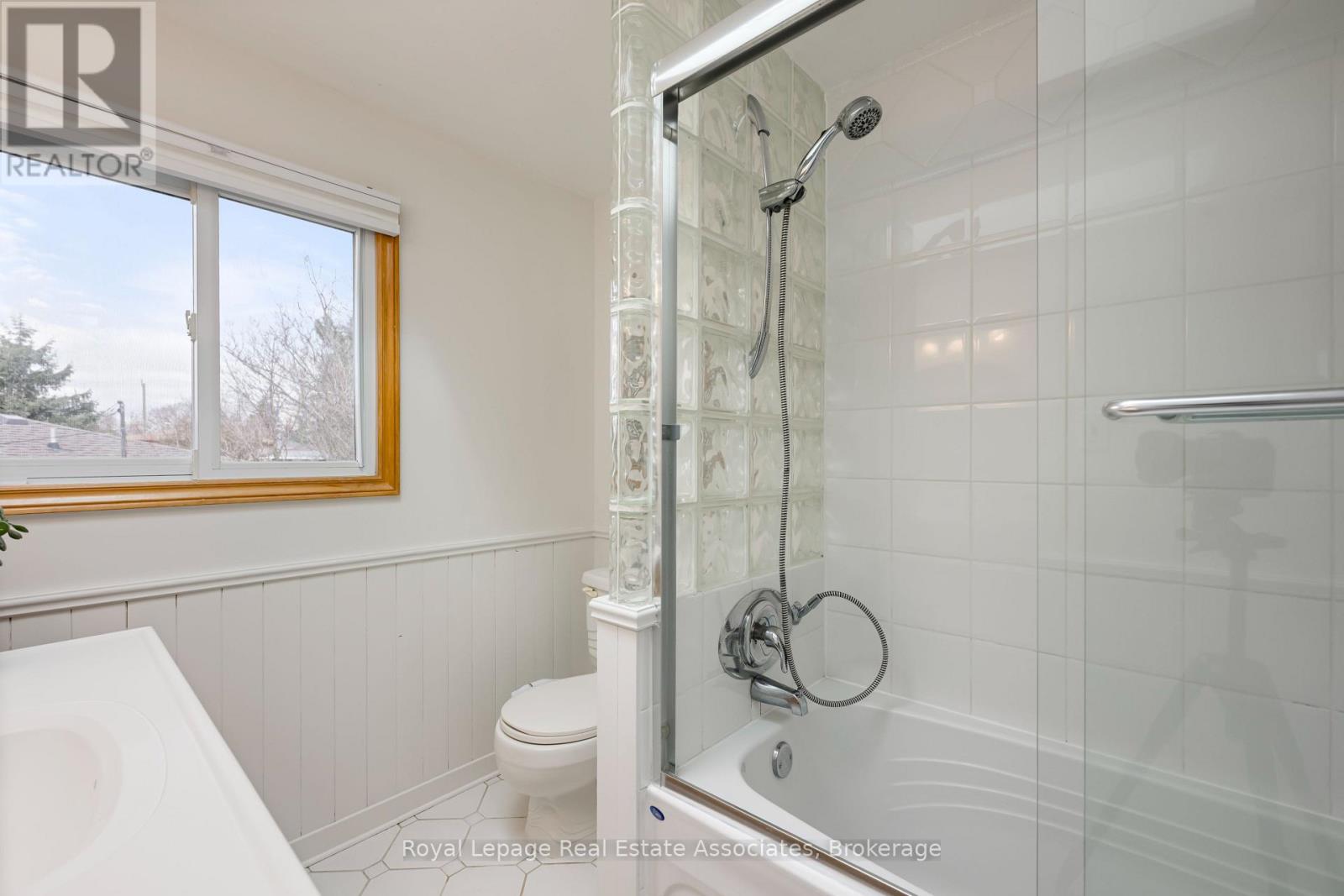 55 Eleanor Crescent, Halton Hills, Ontario  L7G 2T7 - Photo 32 - W12920990