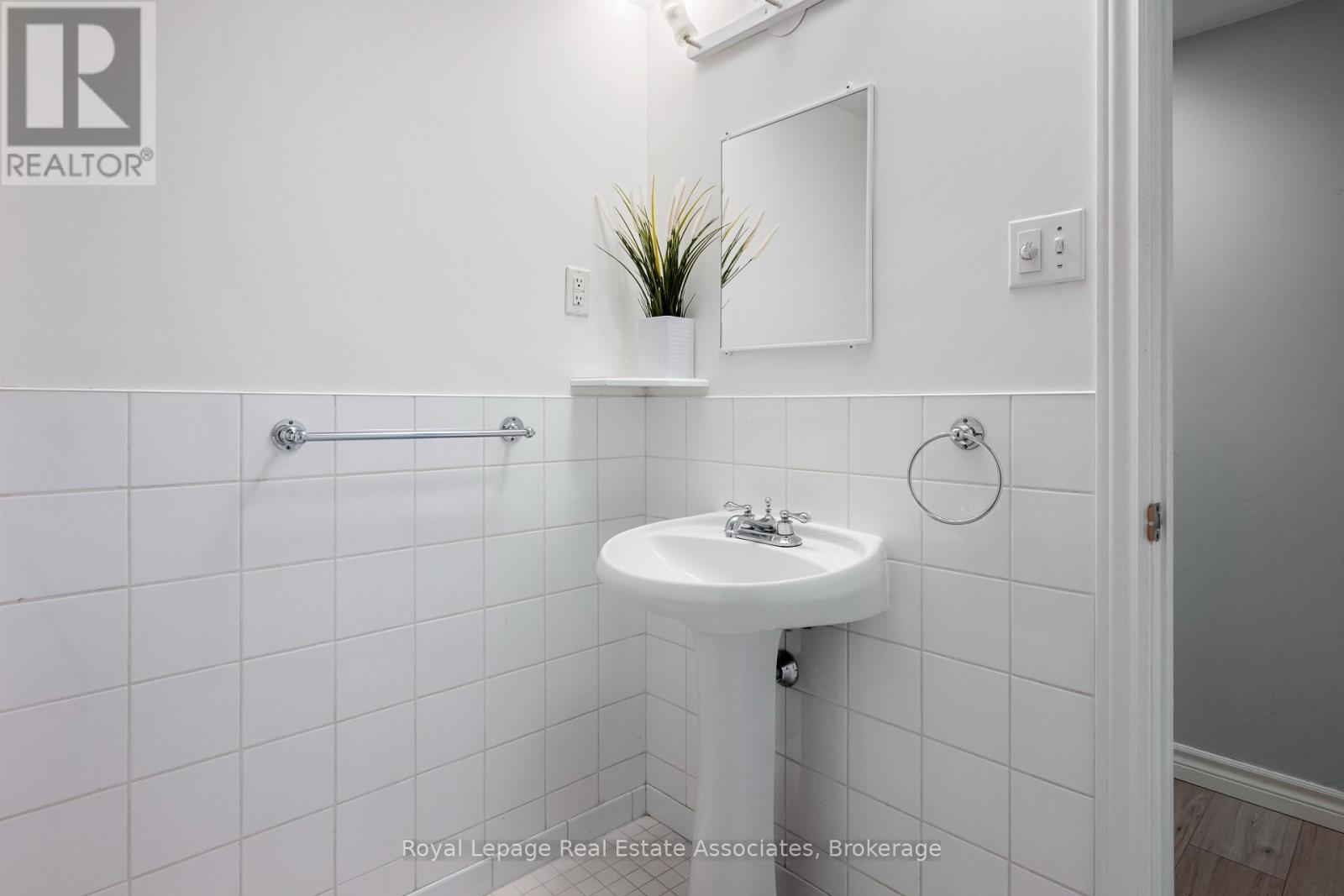 55 Eleanor Crescent, Halton Hills, Ontario  L7G 2T7 - Photo 37 - W12920990