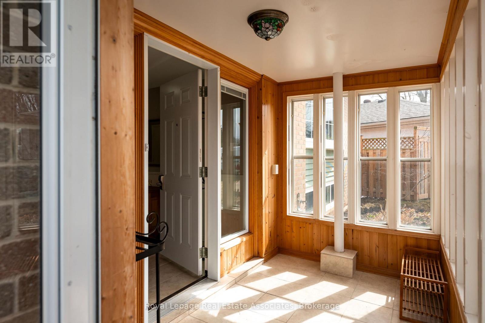 55 Eleanor Crescent, Halton Hills, Ontario  L7G 2T7 - Photo 4 - W12920990