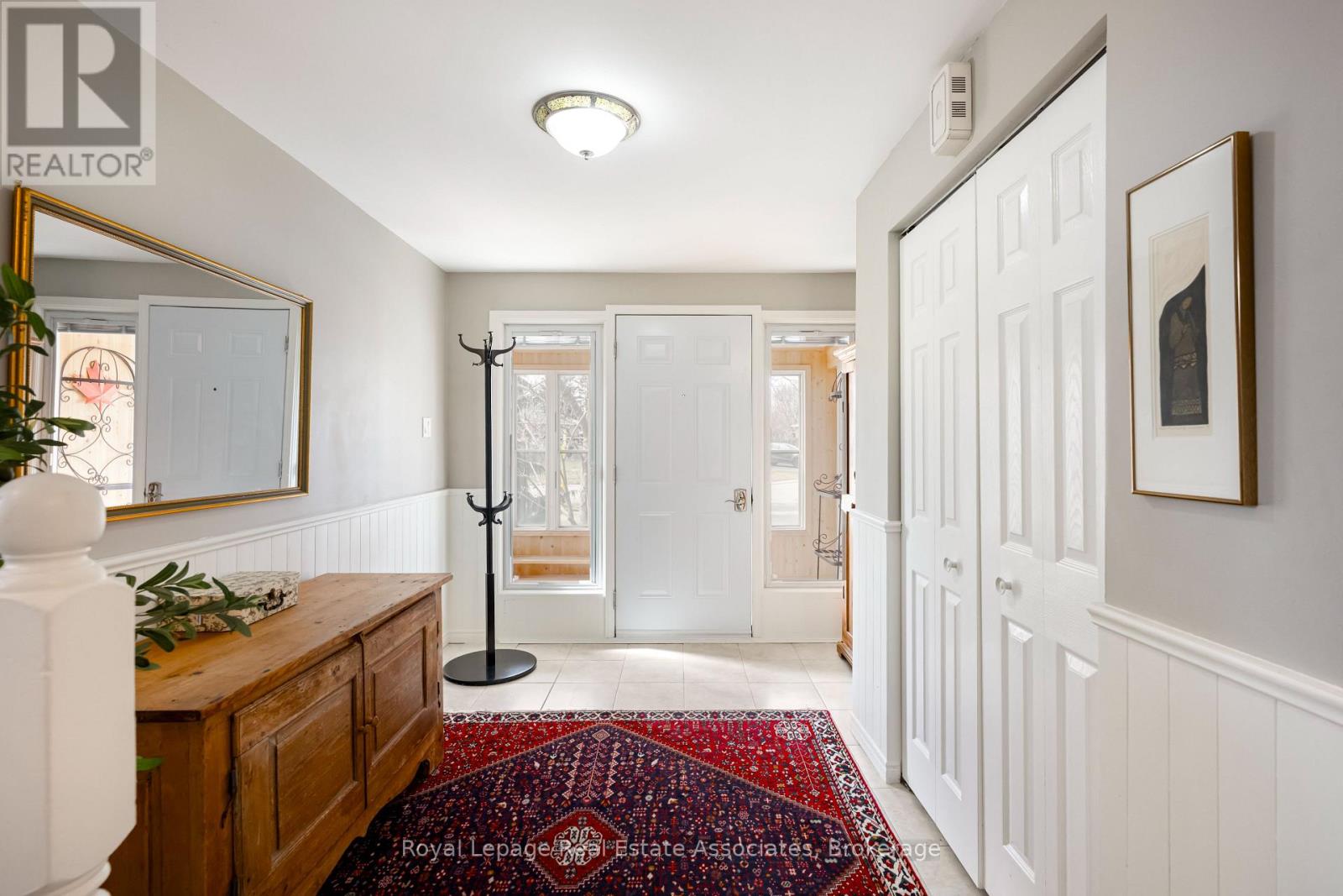 55 Eleanor Crescent, Halton Hills, Ontario  L7G 2T7 - Photo 6 - W12920990