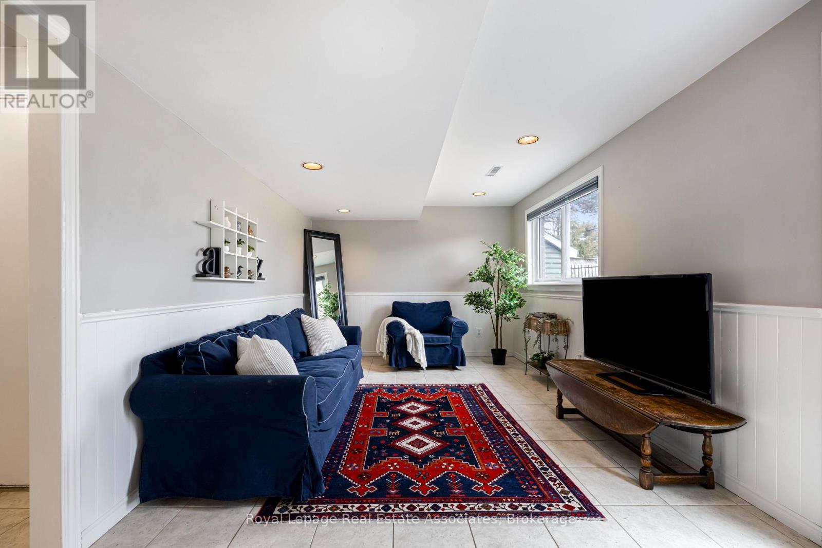 55 Eleanor Crescent, Halton Hills, Ontario  L7G 2T7 - Photo 8 - W12920990