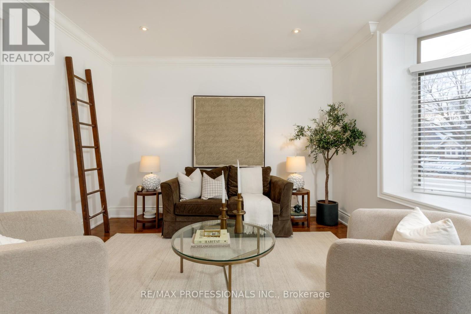 31 Gardenvale Road, Toronto, Ontario  M8Z 4C2 - Photo 11 - W12921018