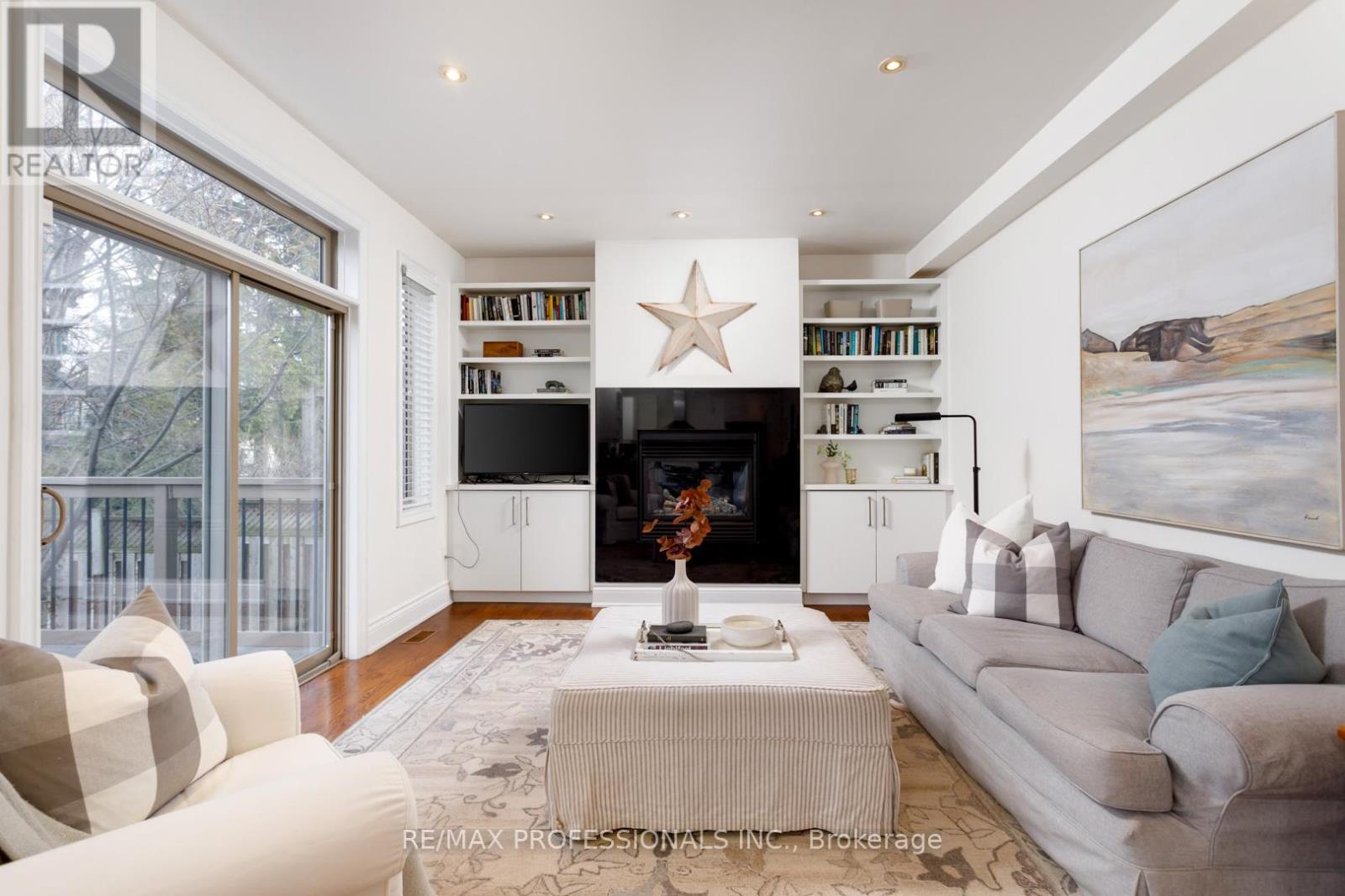 31 Gardenvale Road, Toronto, Ontario  M8Z 4C2 - Photo 23 - W12921018