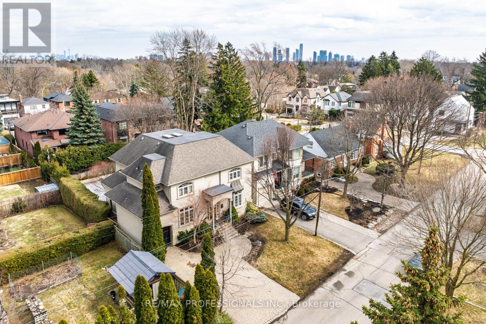 31 Gardenvale Road, Toronto, Ontario  M8Z 4C2 - Photo 3 - W12921018