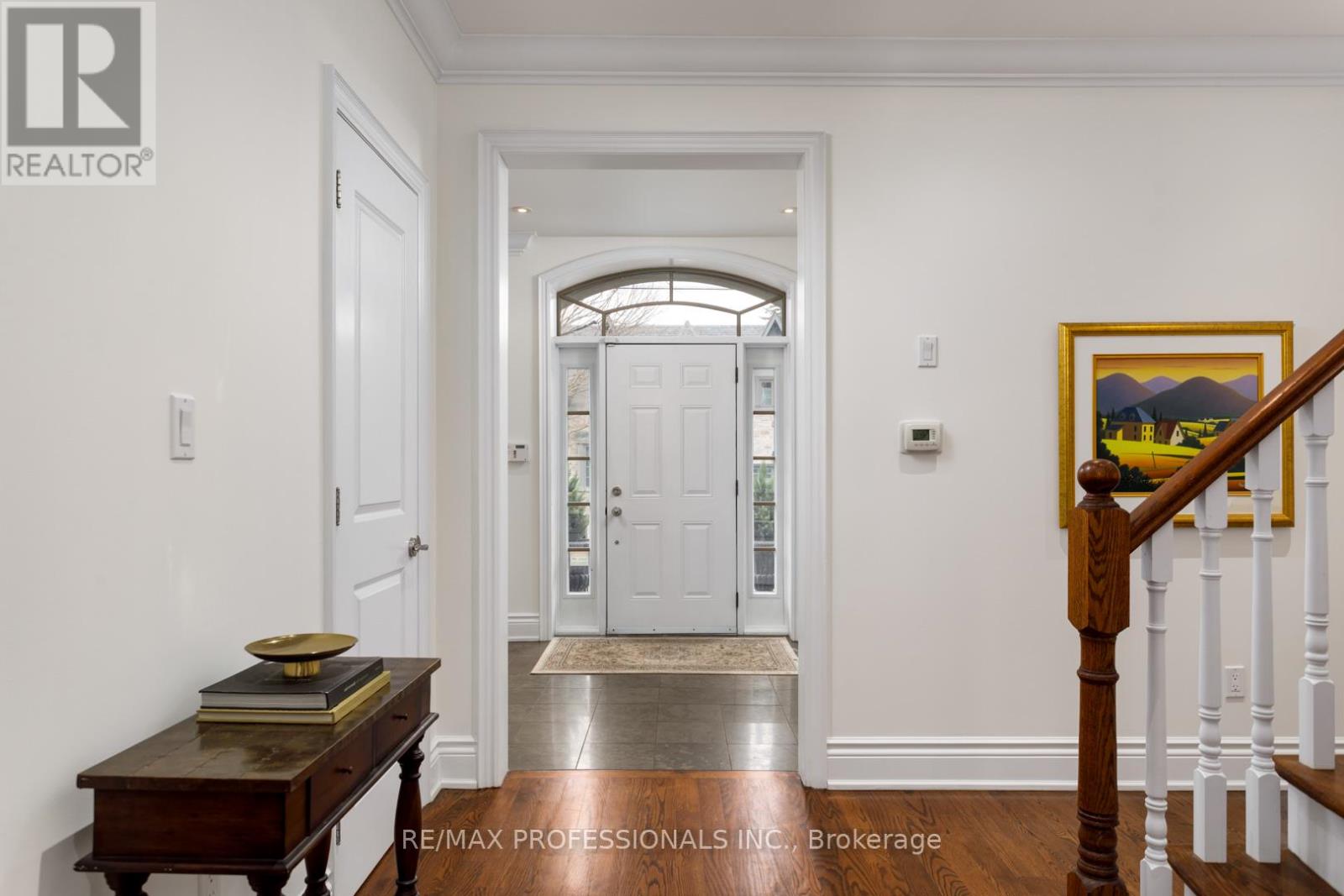 31 Gardenvale Road, Toronto, Ontario  M8Z 4C2 - Photo 7 - W12921018