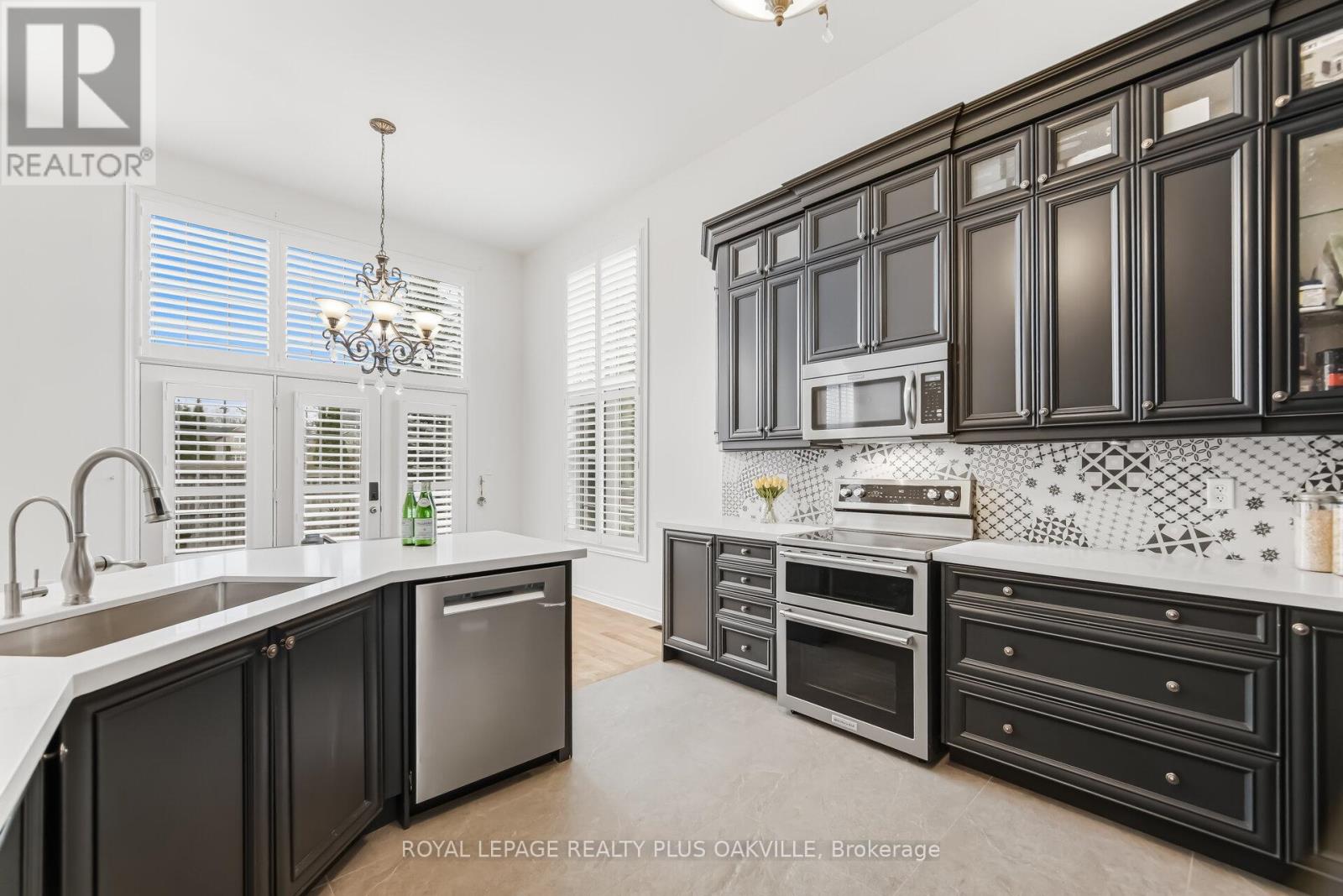 3409 Liptay Avenue, Oakville, Ontario  L6M 0M8 - Photo 16 - W12921022