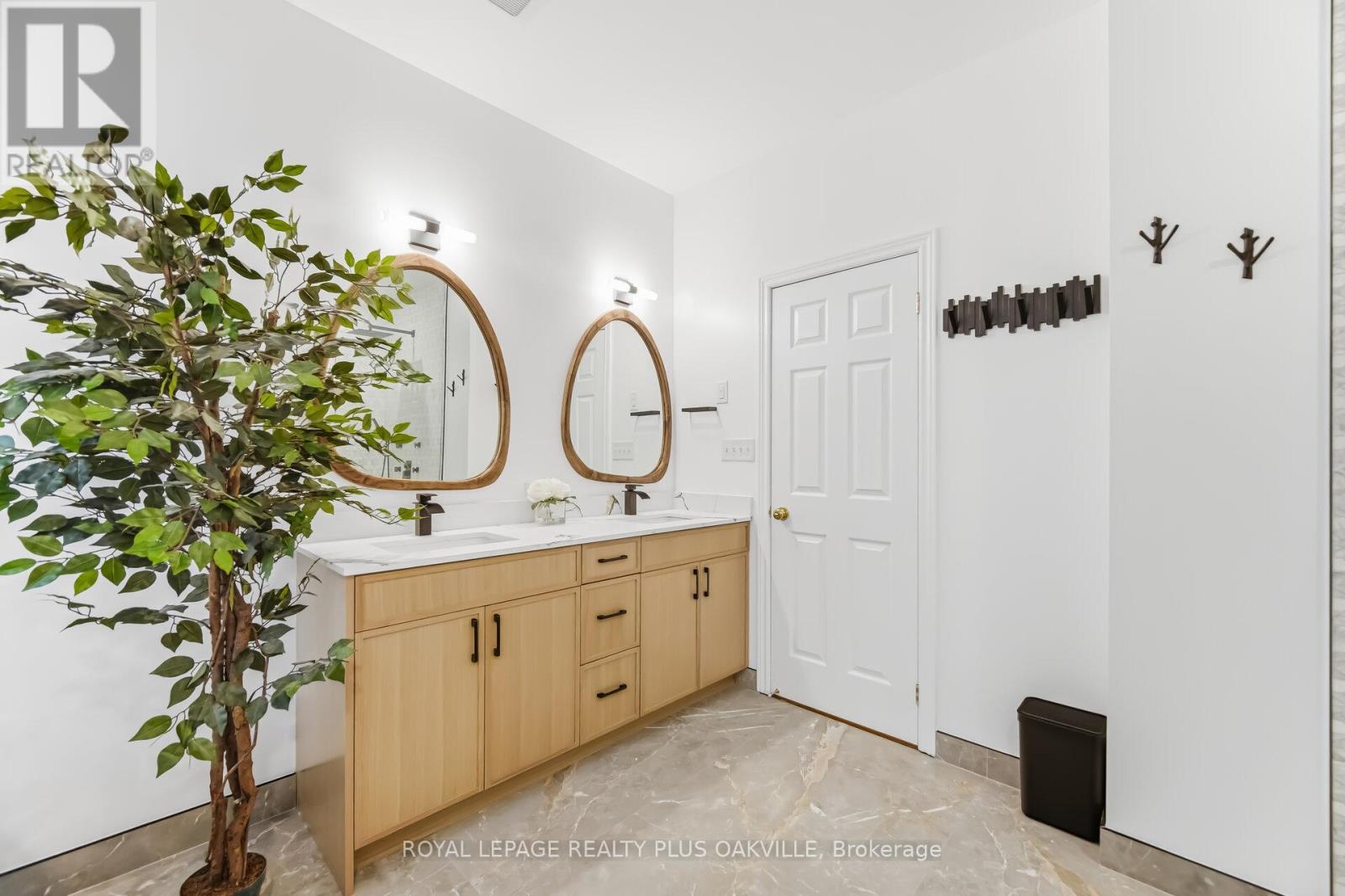 3409 Liptay Avenue, Oakville, Ontario  L6M 0M8 - Photo 23 - W12921022