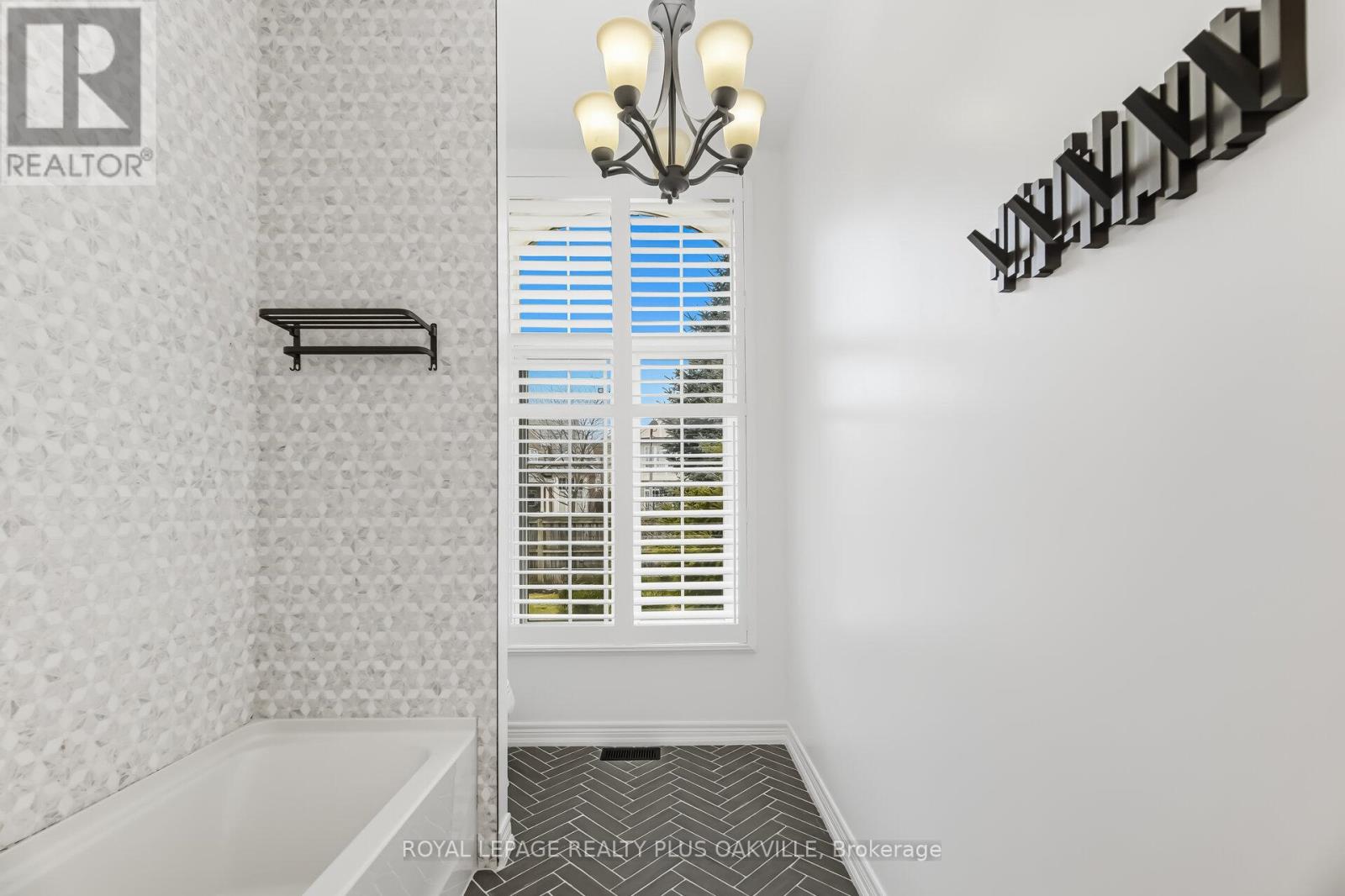 3409 Liptay Avenue, Oakville, Ontario  L6M 0M8 - Photo 34 - W12921022