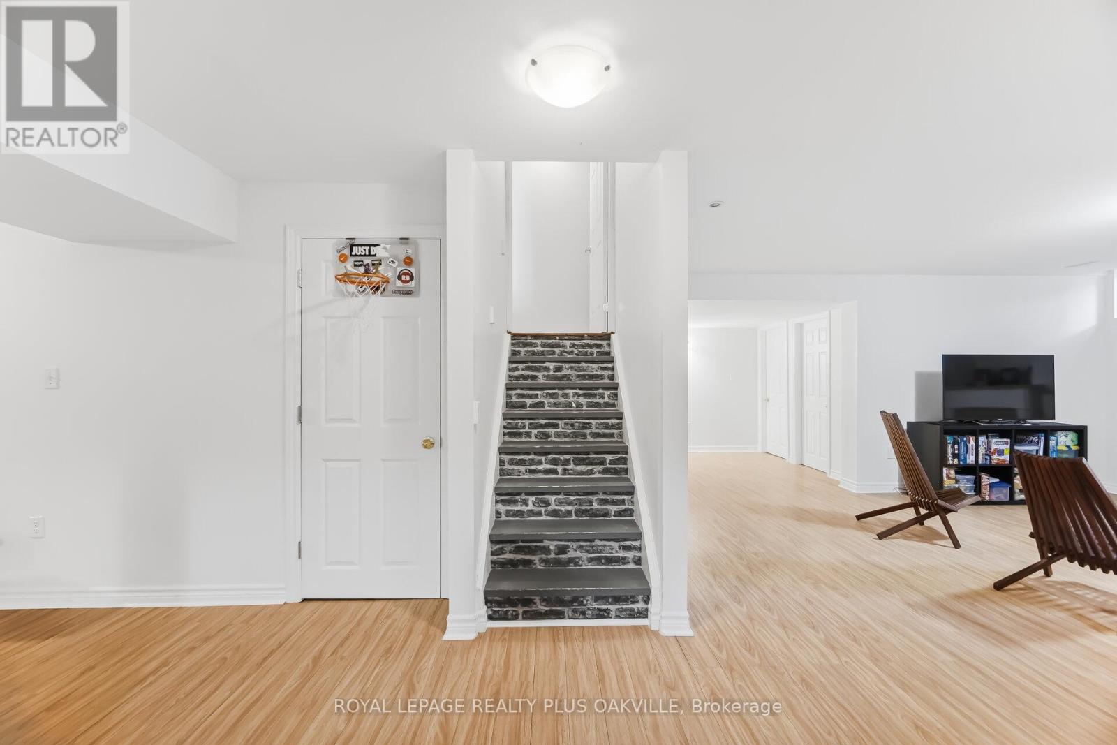 3409 Liptay Avenue, Oakville, Ontario  L6M 0M8 - Photo 36 - W12921022