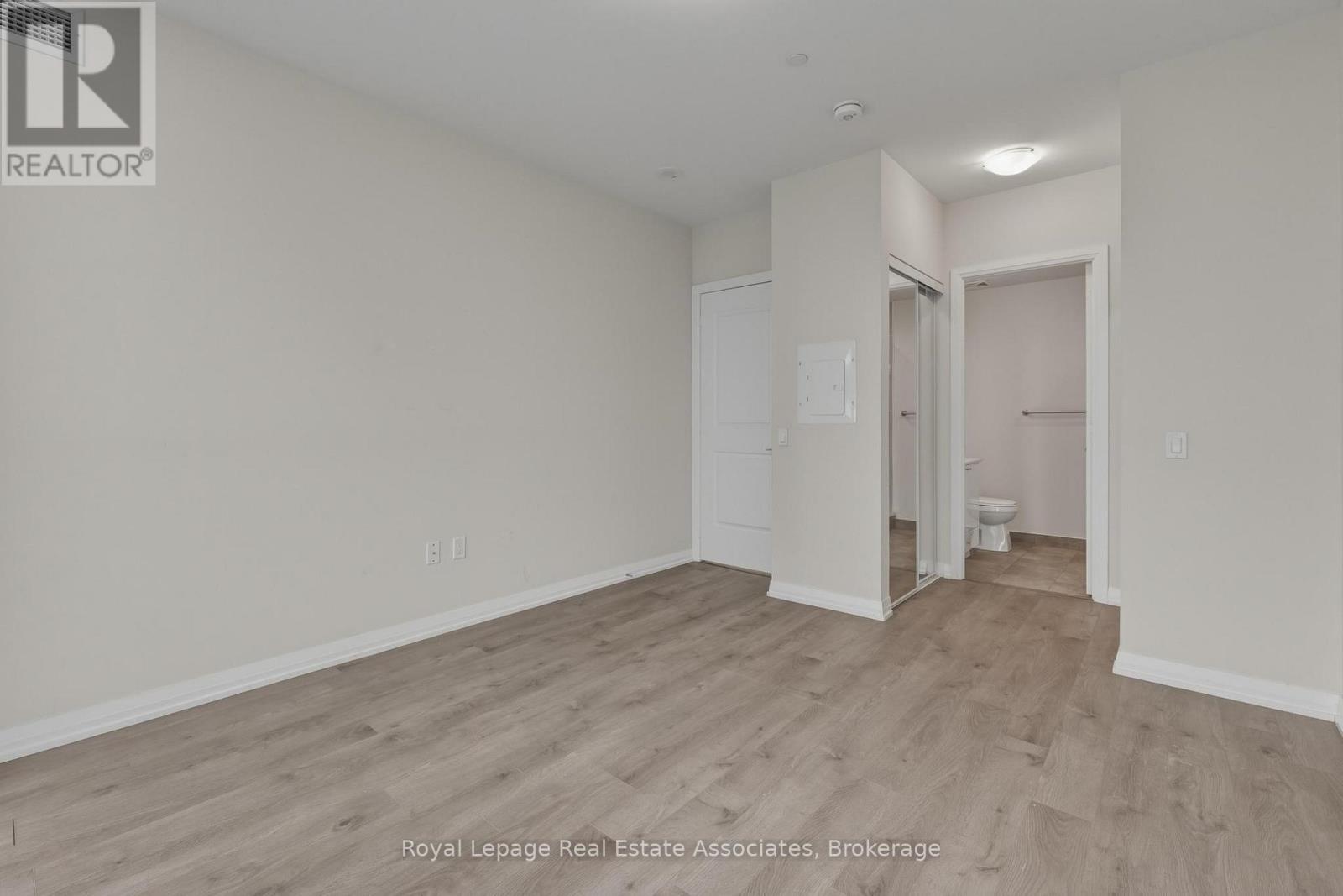 1504 - 65 Watergarden Drive, Mississauga, Ontario  L5R 0G9 - Photo 14 - W12921024