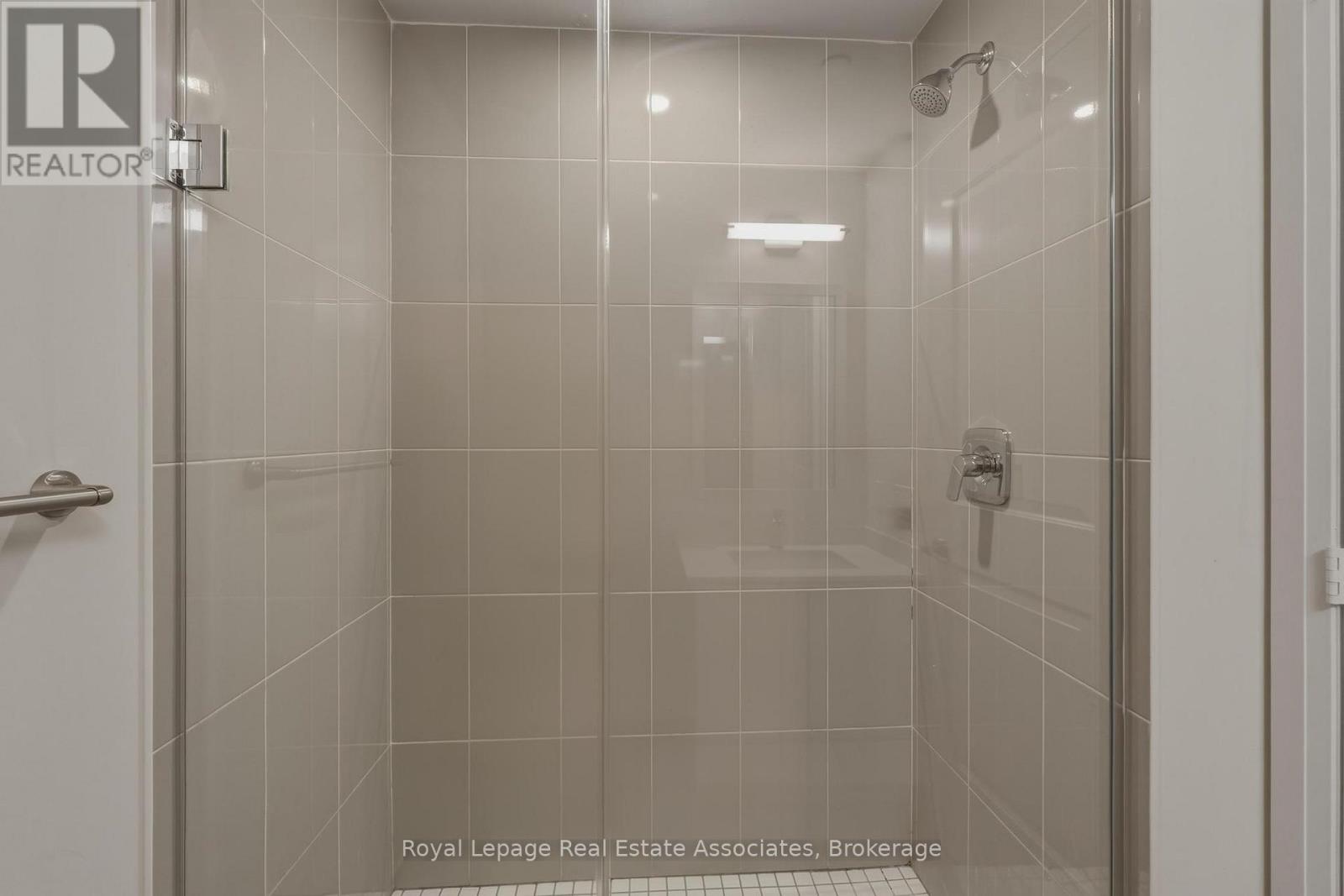 1504 - 65 Watergarden Drive, Mississauga, Ontario  L5R 0G9 - Photo 17 - W12921024